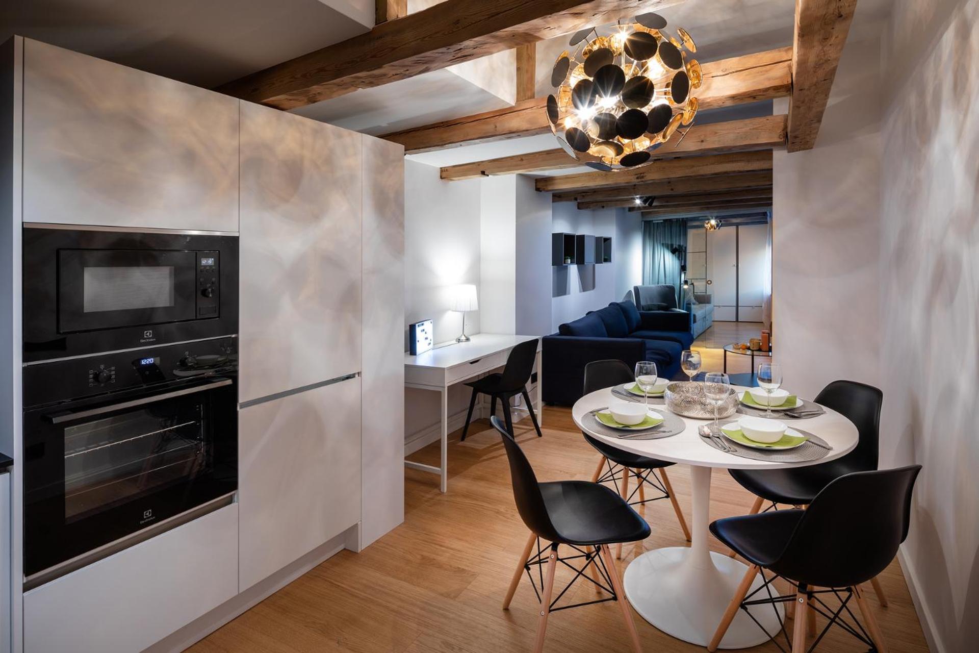 Merkela Loft Apartment Beside Vermanes Park view 4