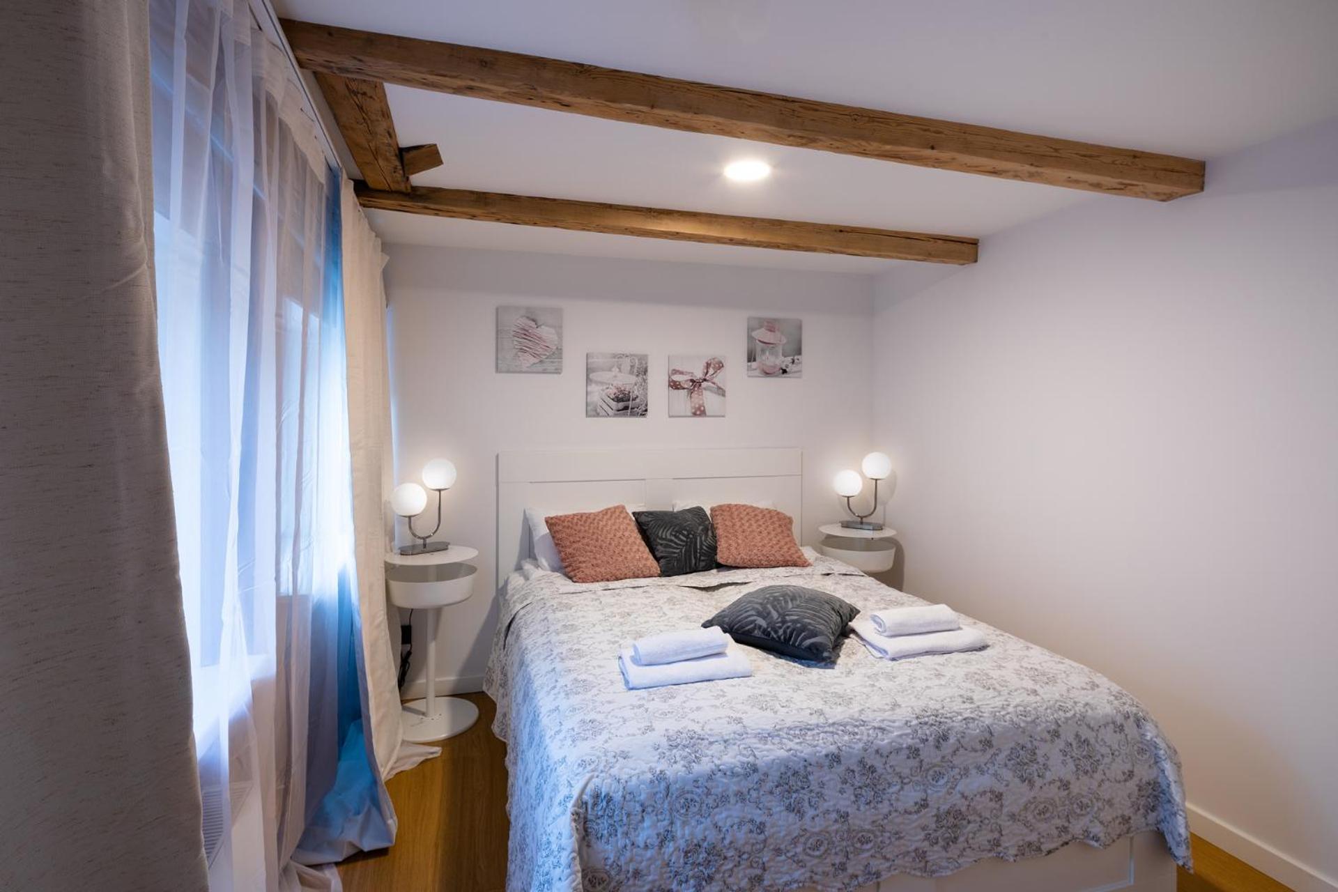 Merkela Loft Apartment Beside Vermanes Park view 5