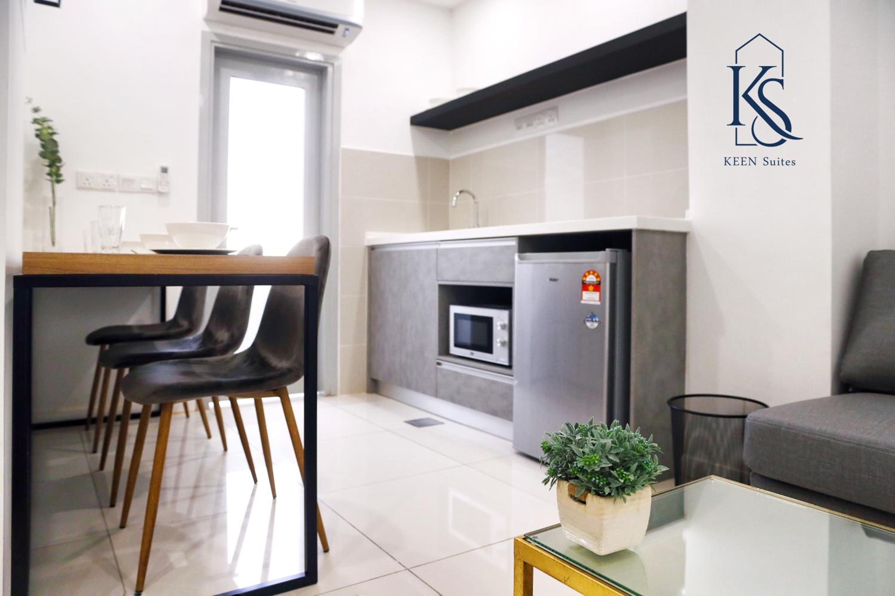 KEEN Suites@Sutera Avenue