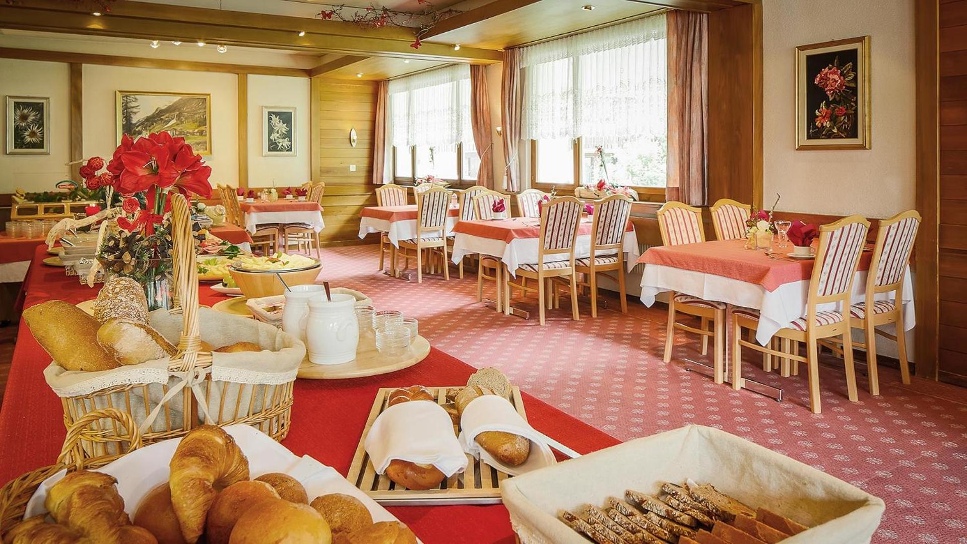 Saas Fee Vacations - Villa Alpenhof - Property Image 4