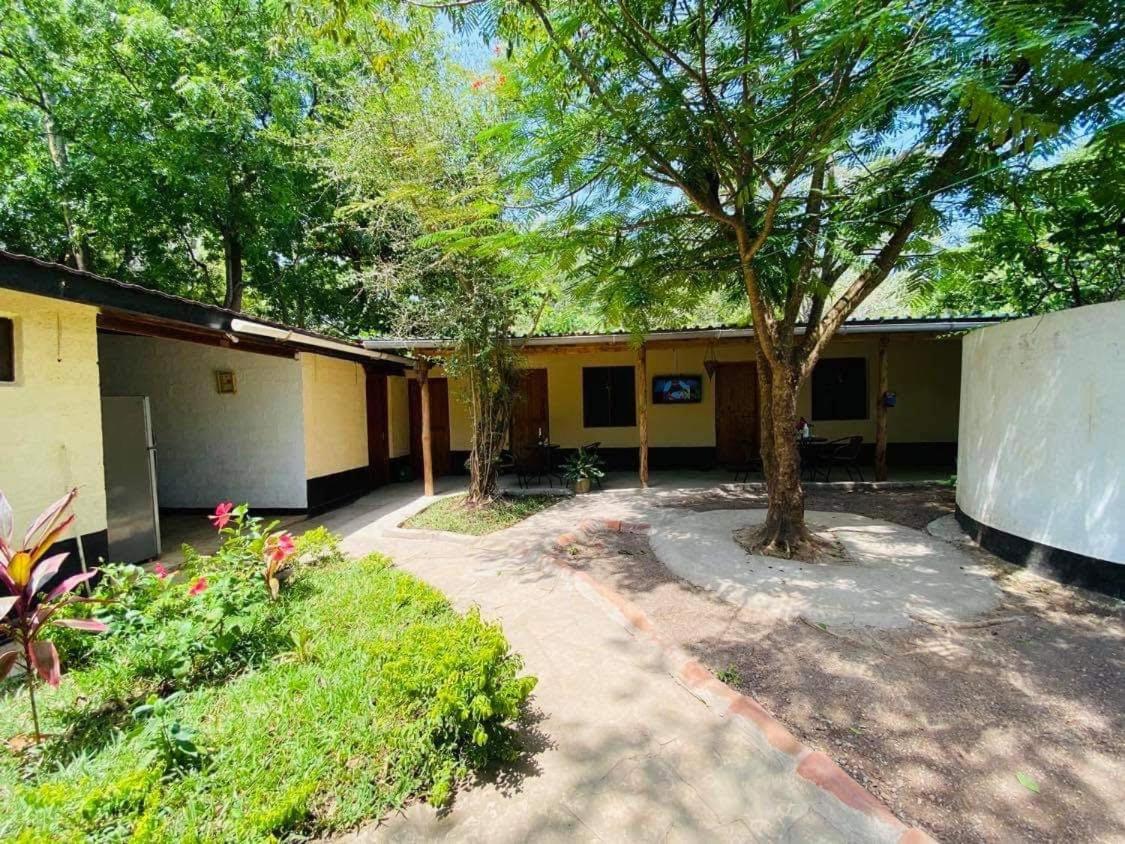 Tradewinds Lodge