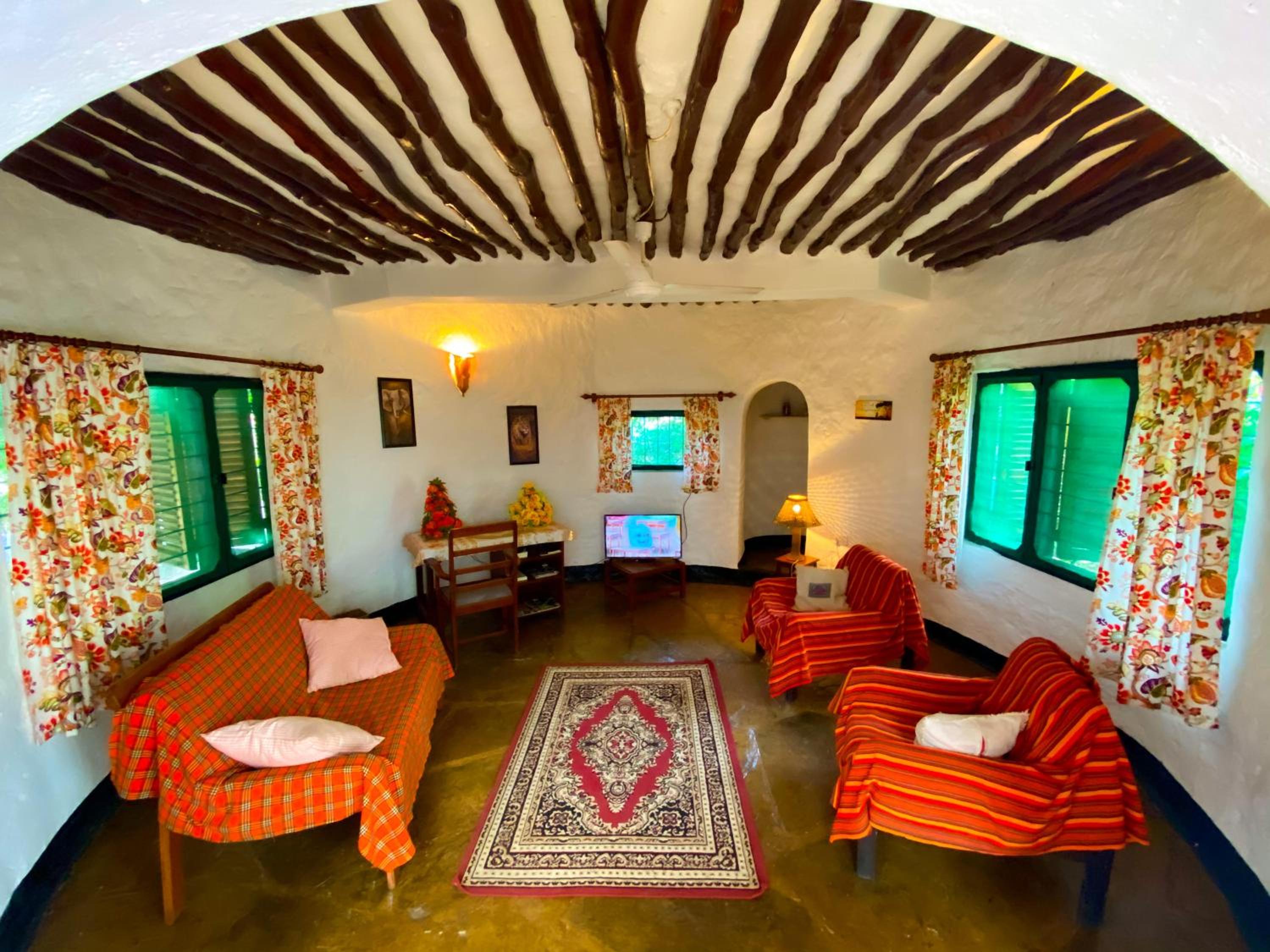 Tradewinds Lodge