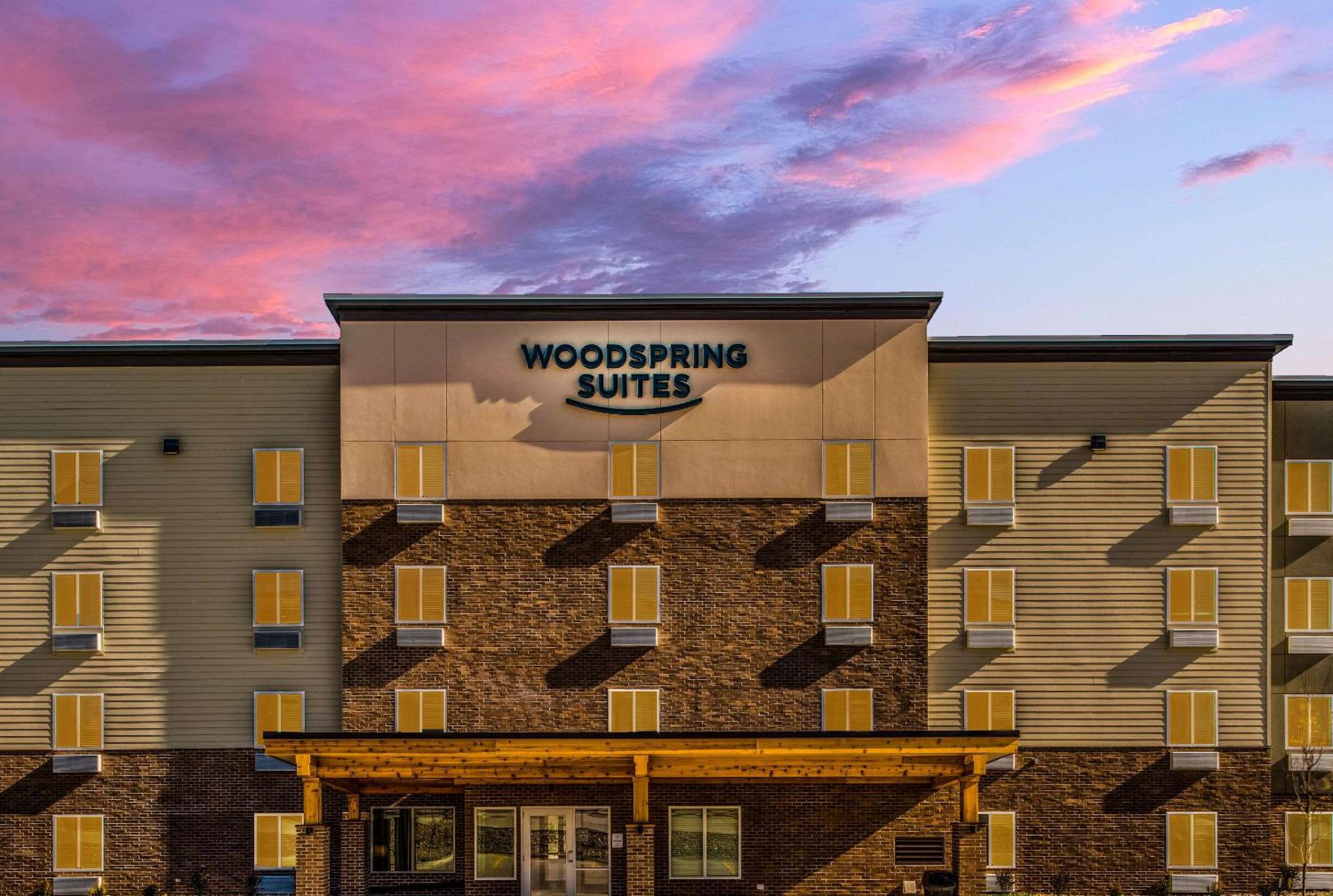 Des Moines Vacations - WoodSpring Suites West Des Moines - Property Image 3