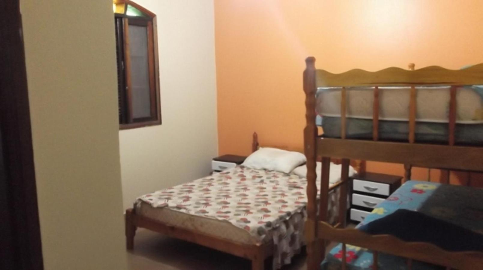 Casa em Peruibe 3 dormitórios sendo 1 suite Pe na Areia