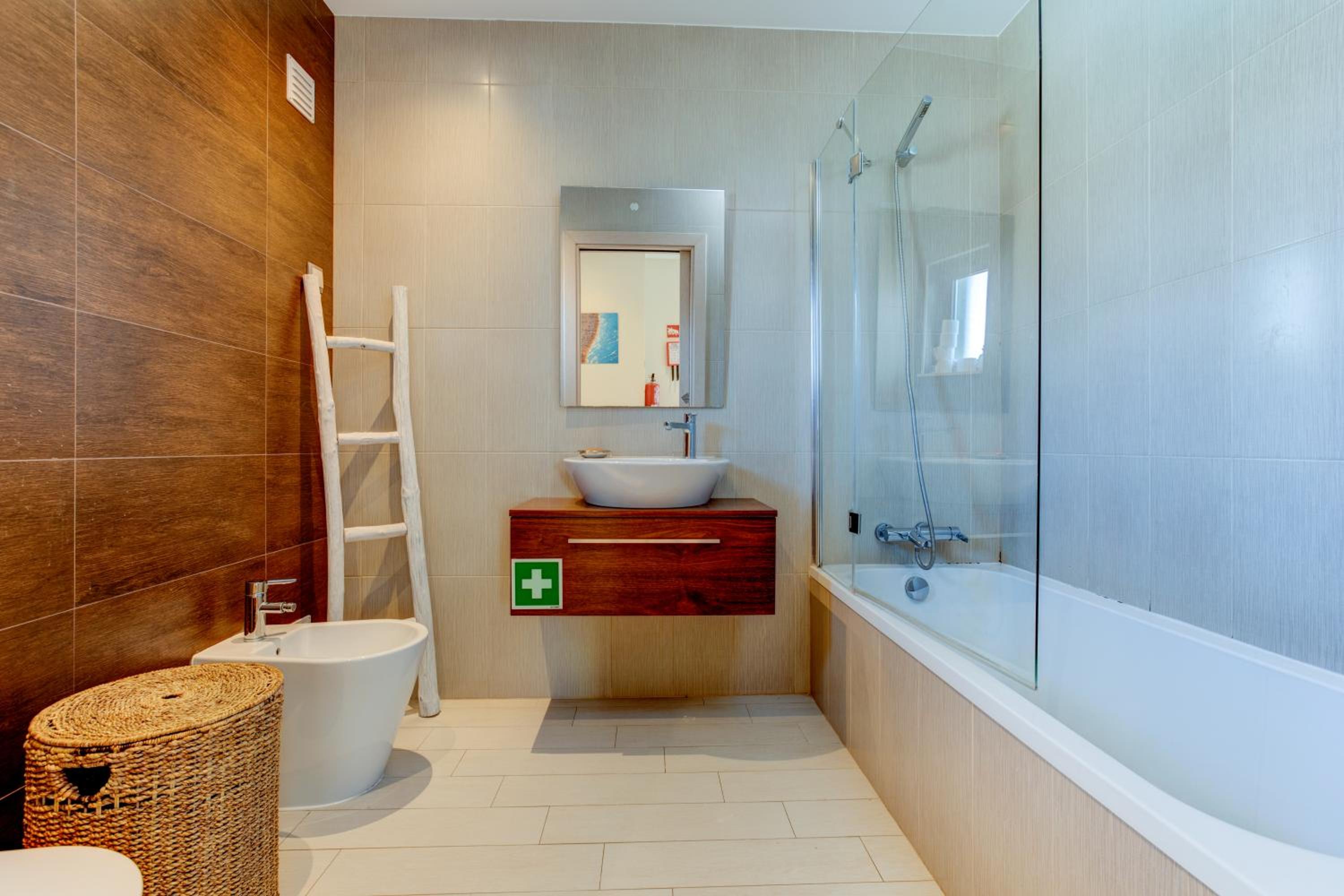 One Bedroom Apartment in Albur Village 1C view 5