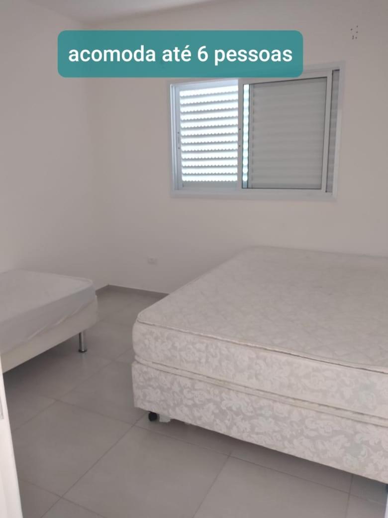 Apto 2 dorm, a 250m praia do Indaia, aceitamos PET saida 15h