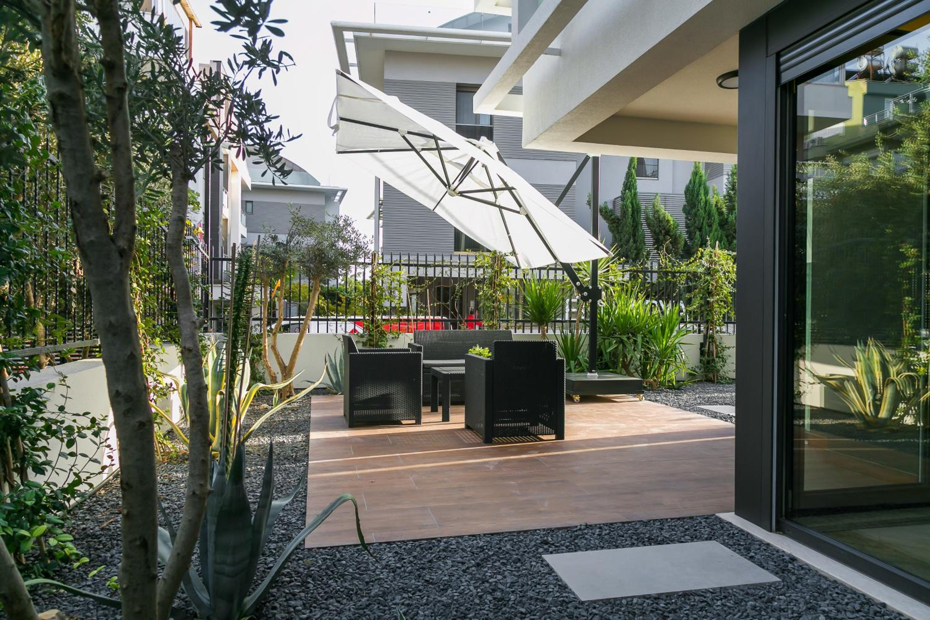 Z-Suites - Image 108