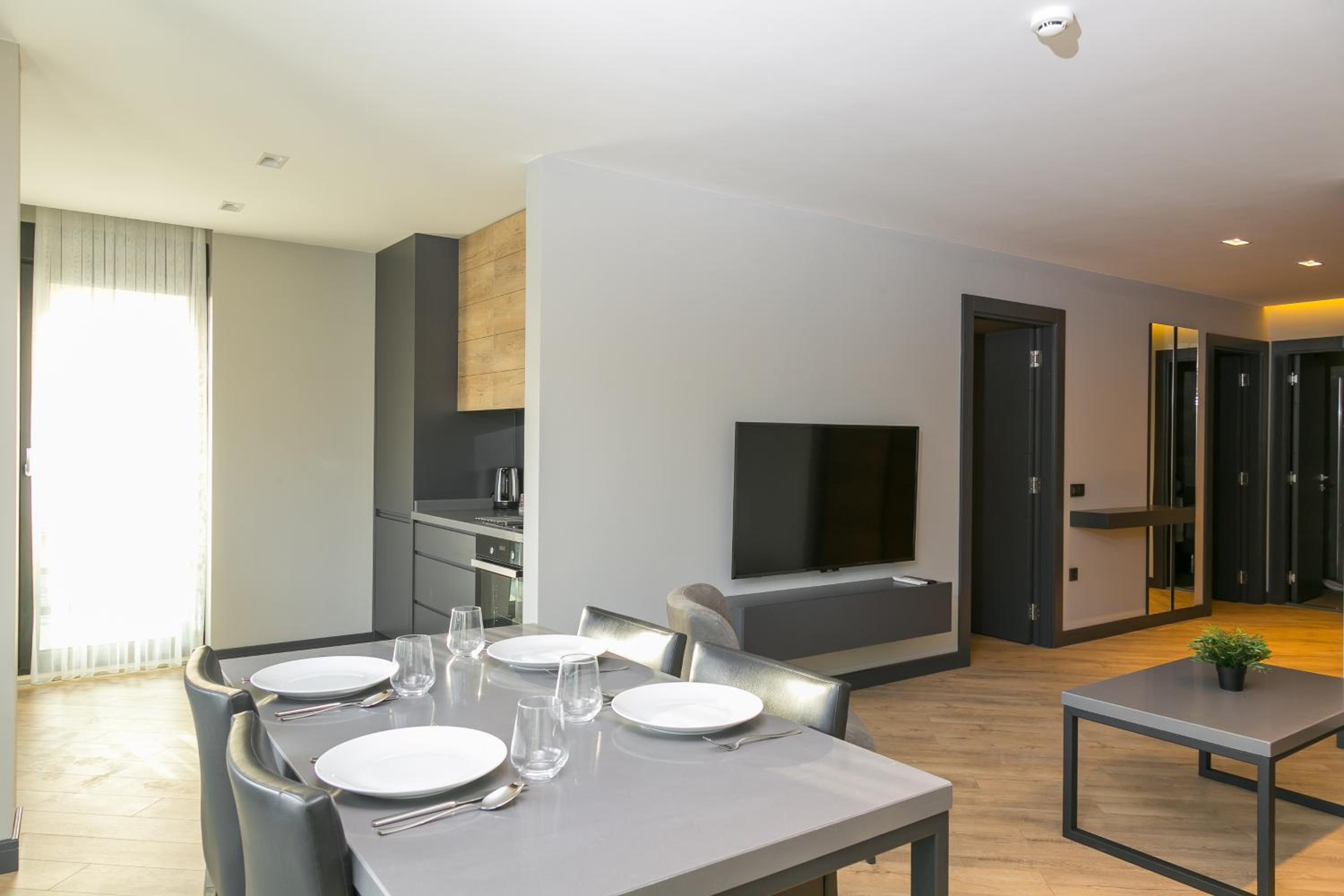 Z-Suites - Image 105