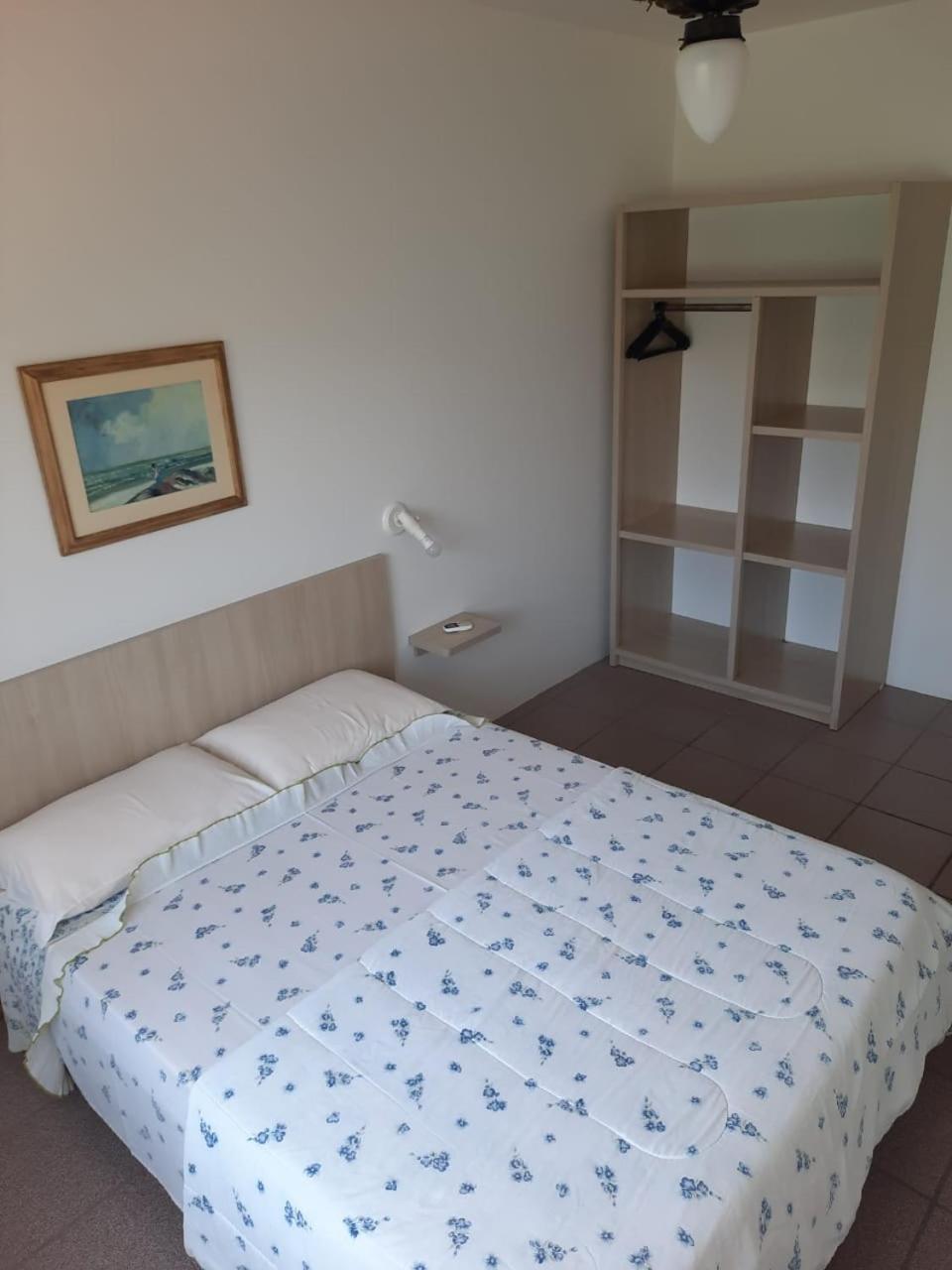 Apartamento residencial Solar dos Golfinhos - 203