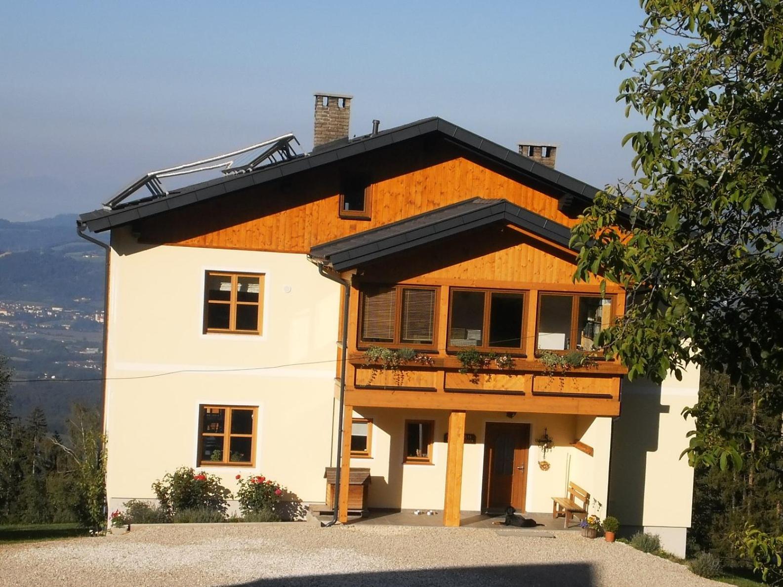 Stroneggerhof view 2