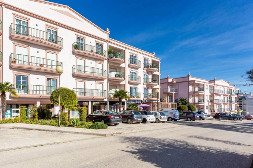 Hotel Lovely 2 bedroom apartment including pool, stunning ocean views & beach closeby - Image 1