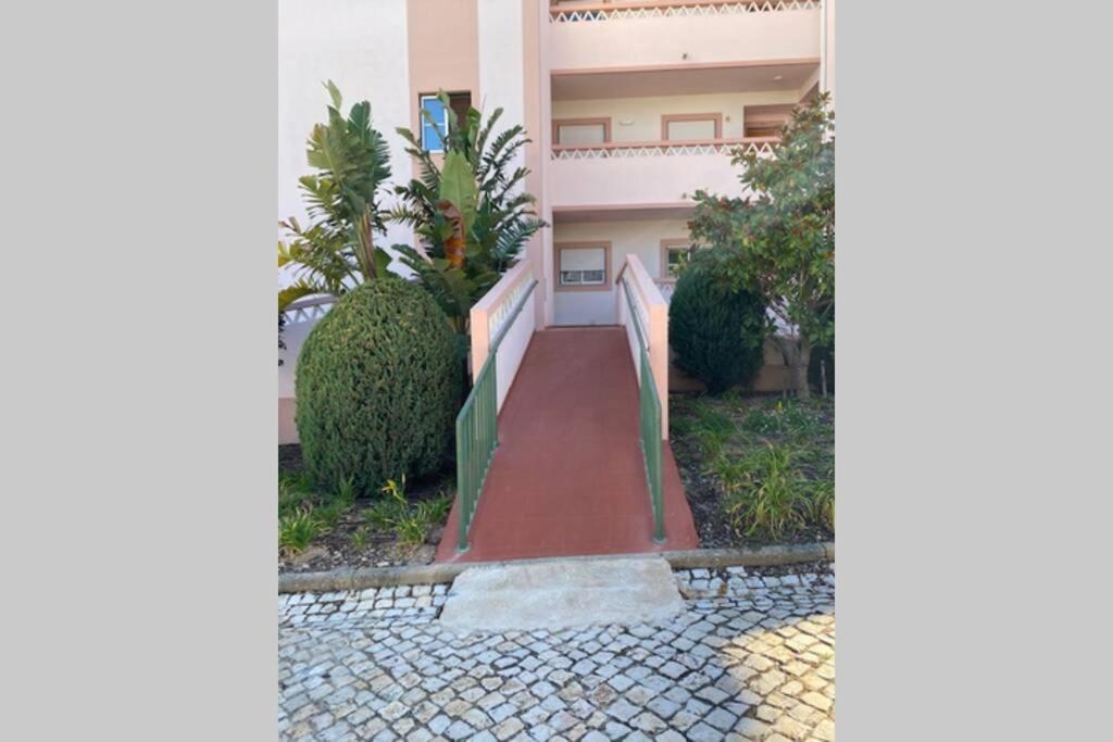 Lovely 2 bedroom apartment including pool, stunning ocean views & beach closeby