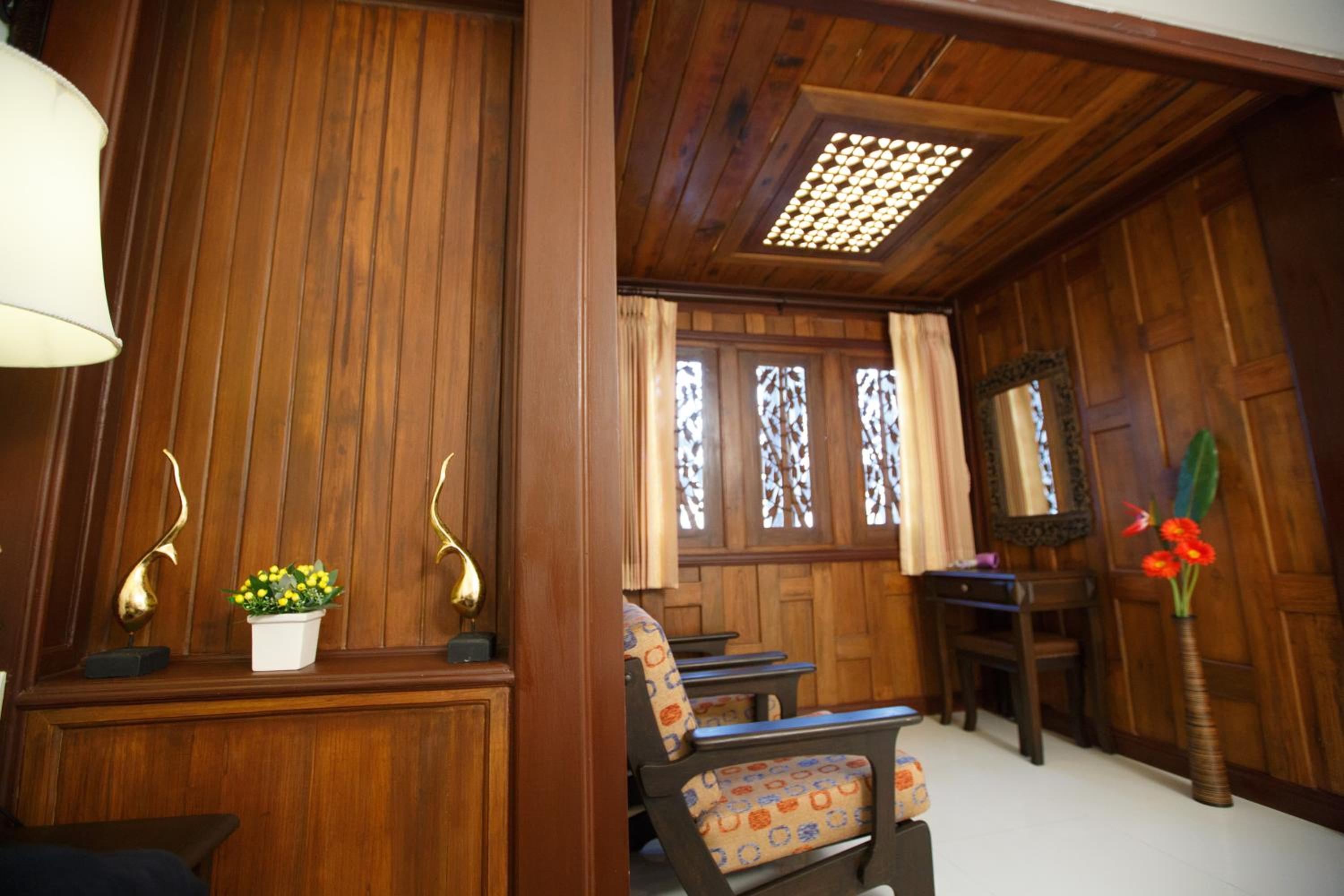 Chang Siam Inn