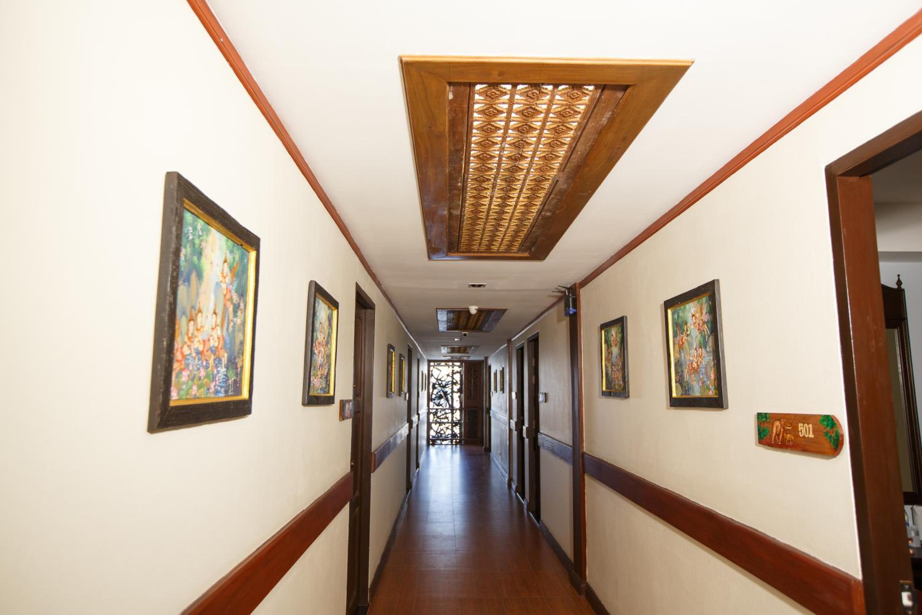 Chang Siam Inn