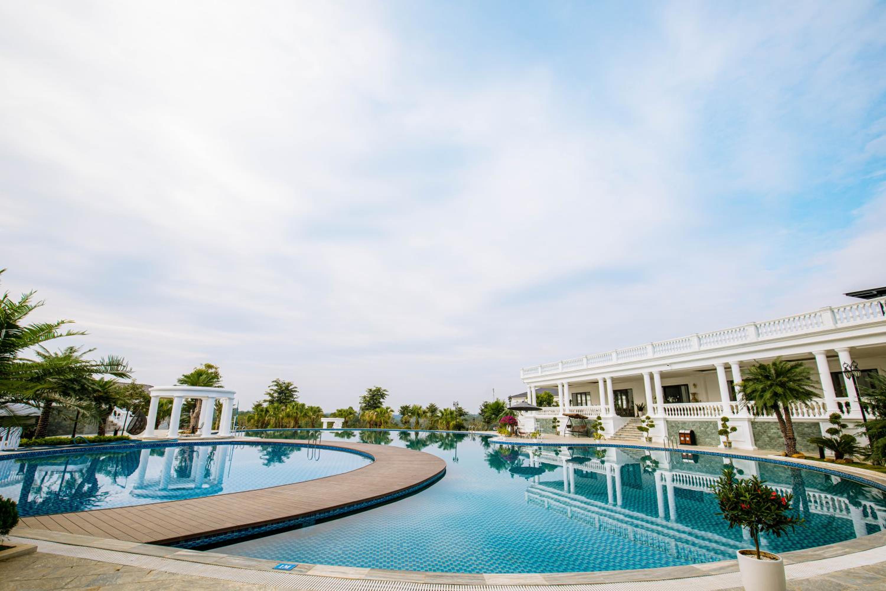 Glory Resort