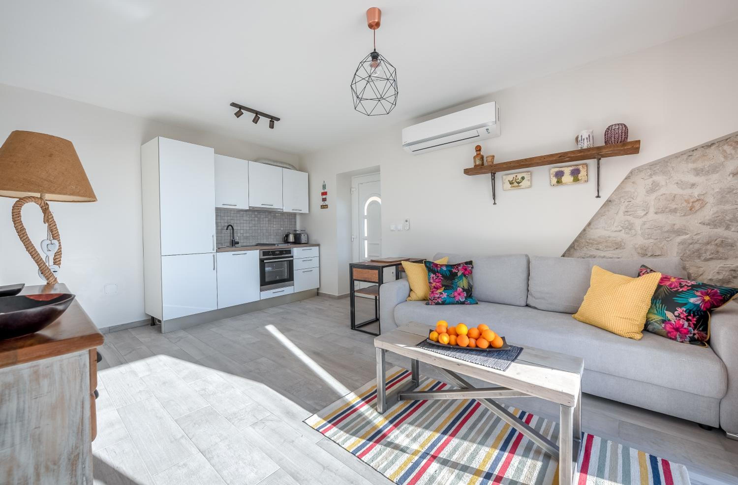Izabela apartment with swimming pool view 4