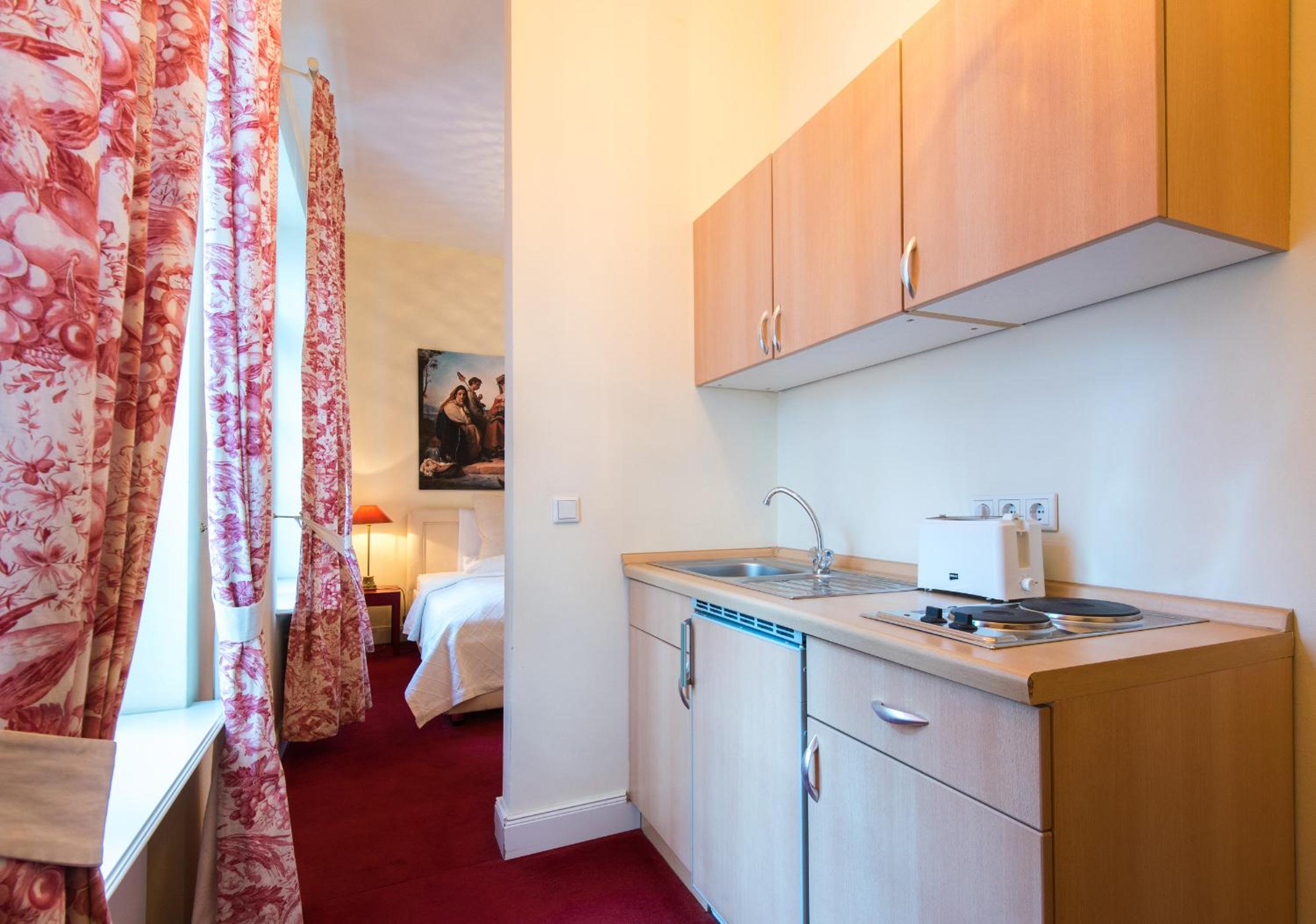 DIRAZI Guesthouse Apartments GmbH - Property Image 6