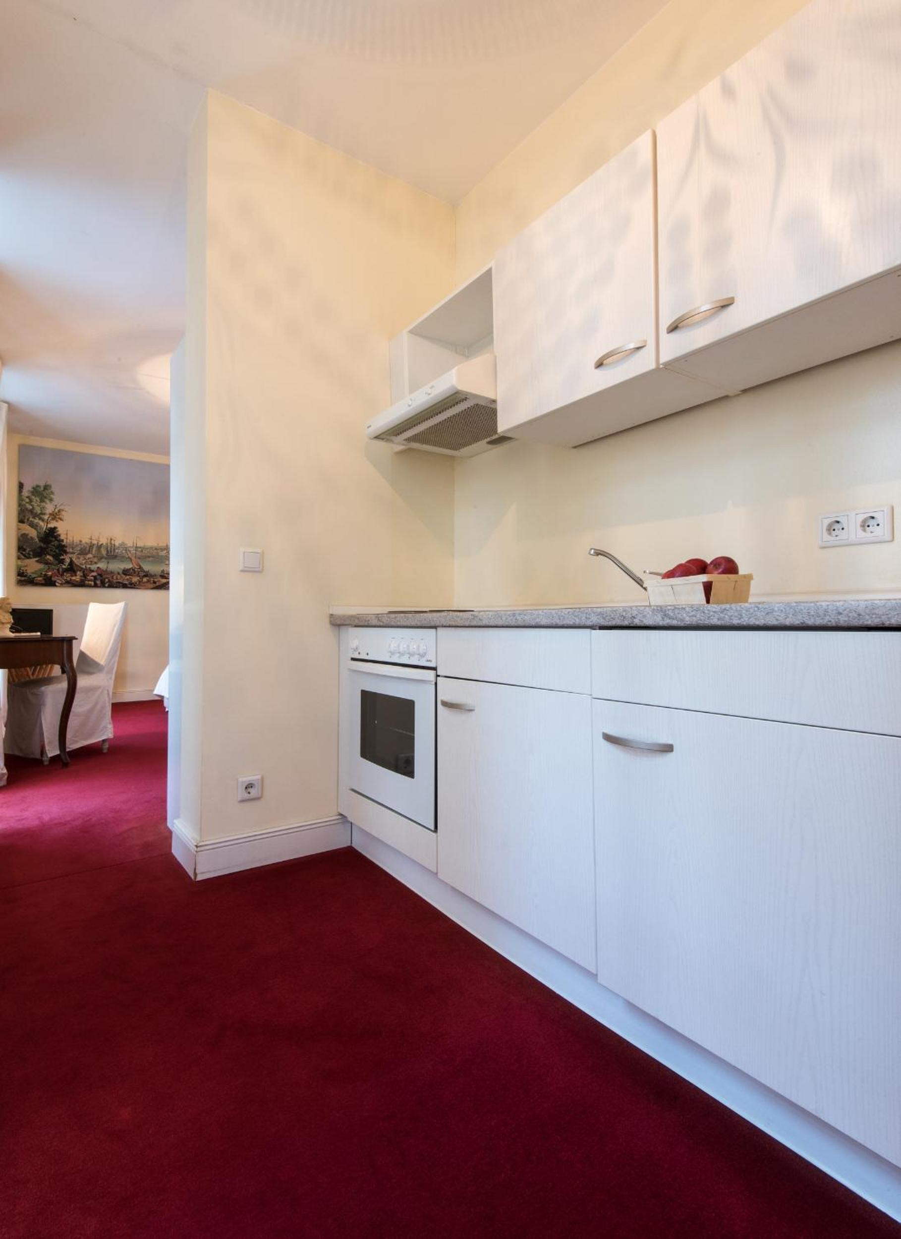 DIRAZI Guesthouse Apartments GmbH - Property Image 2