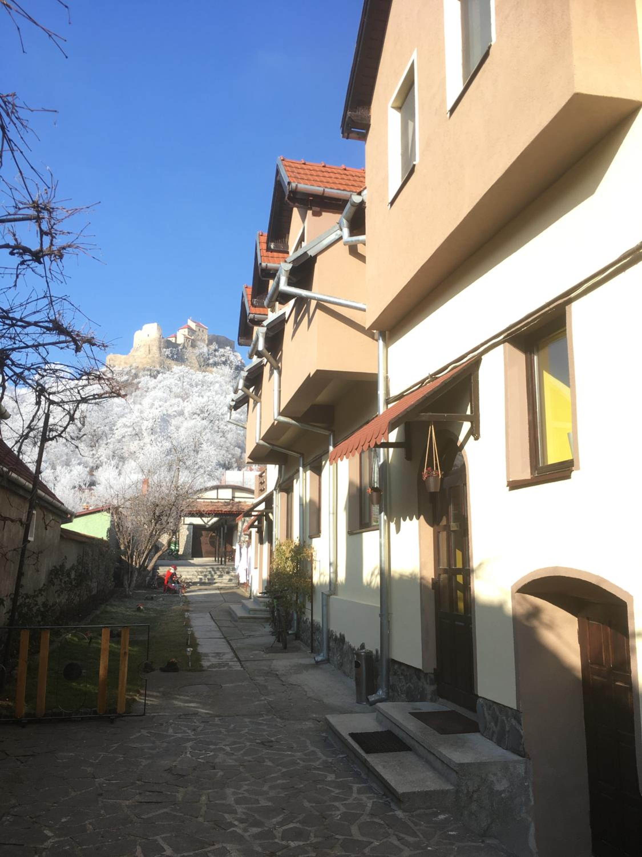Photo 28