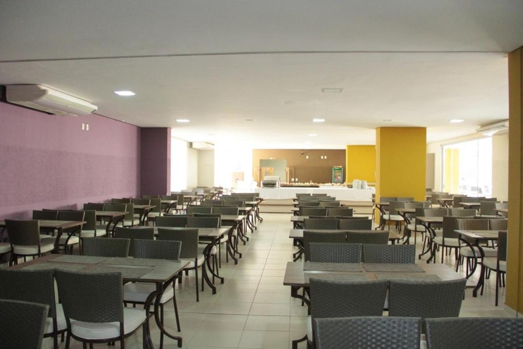 Flat Familiar a 400 metros do Hot Park com Piscinas e Conforto