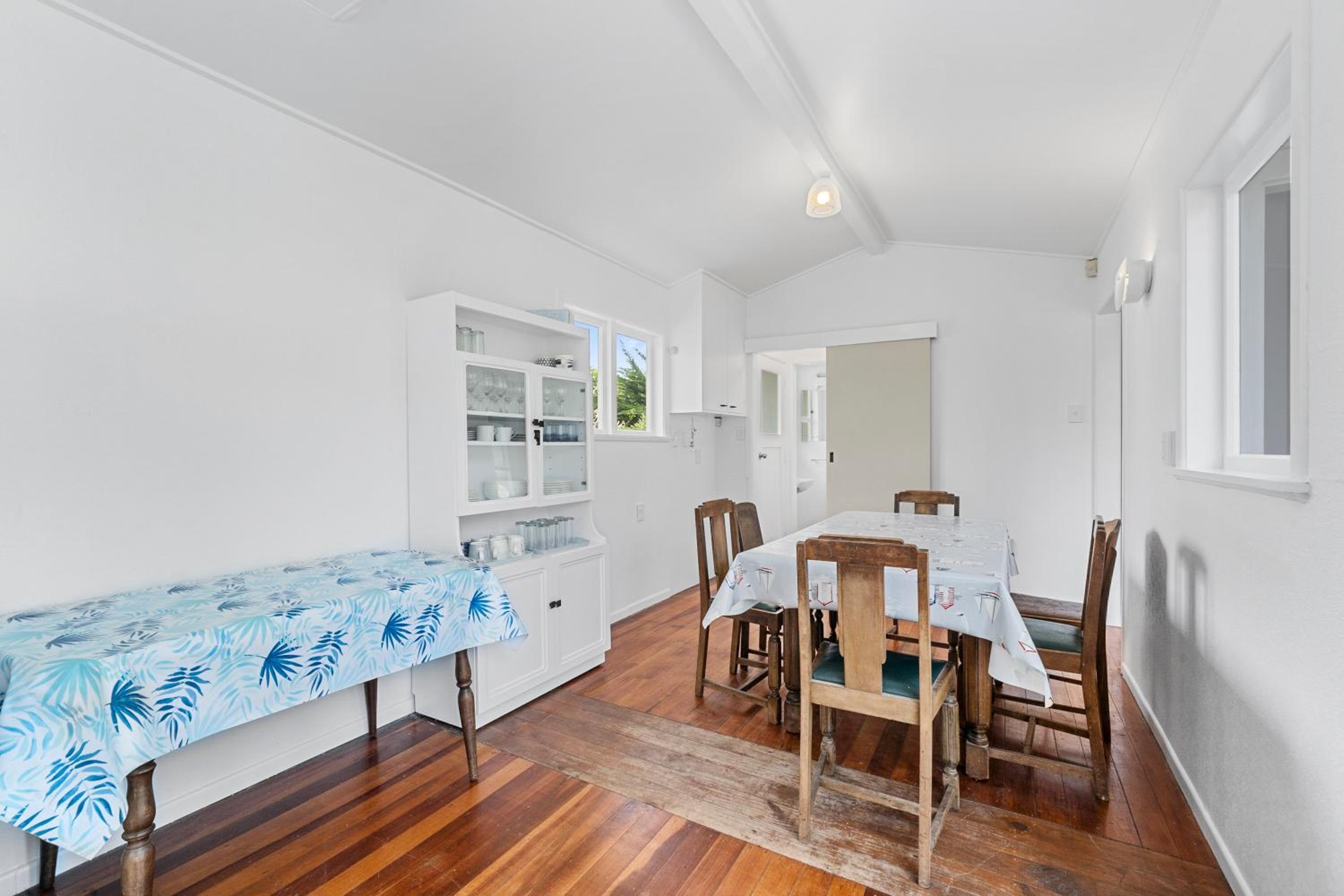 Blue Gate Cottage - Waikanae Beach Holiday Home view 4