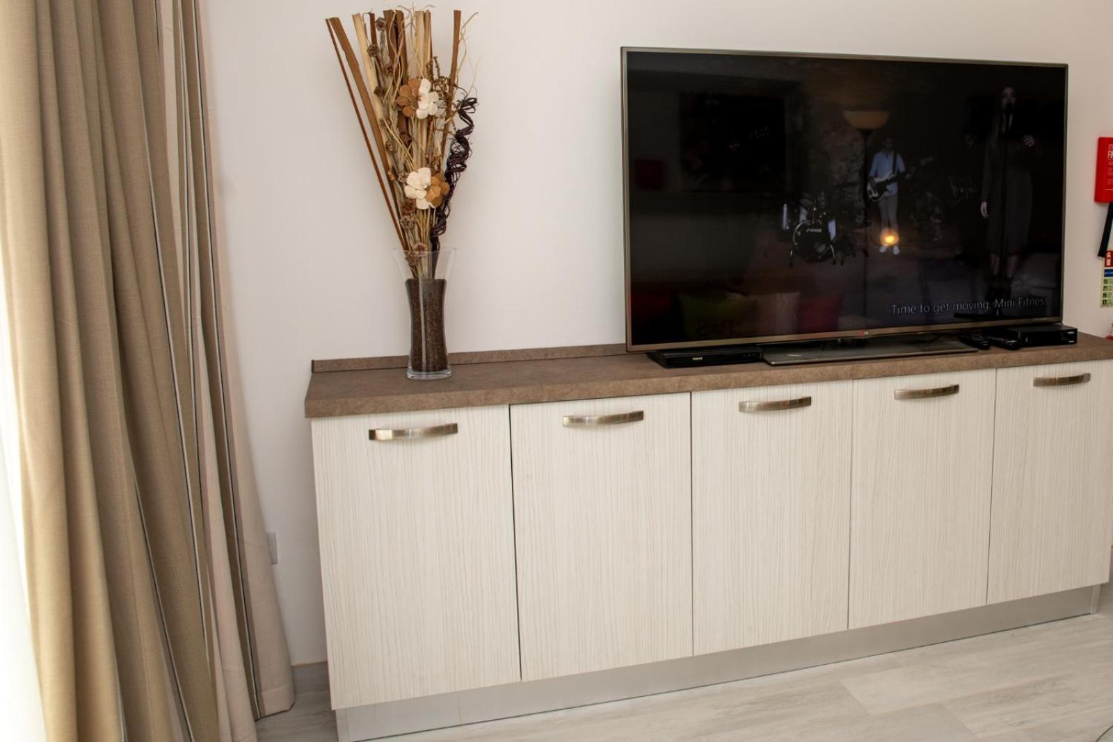 B & S Accommodation Sea View Apartment Marsascala, Malta