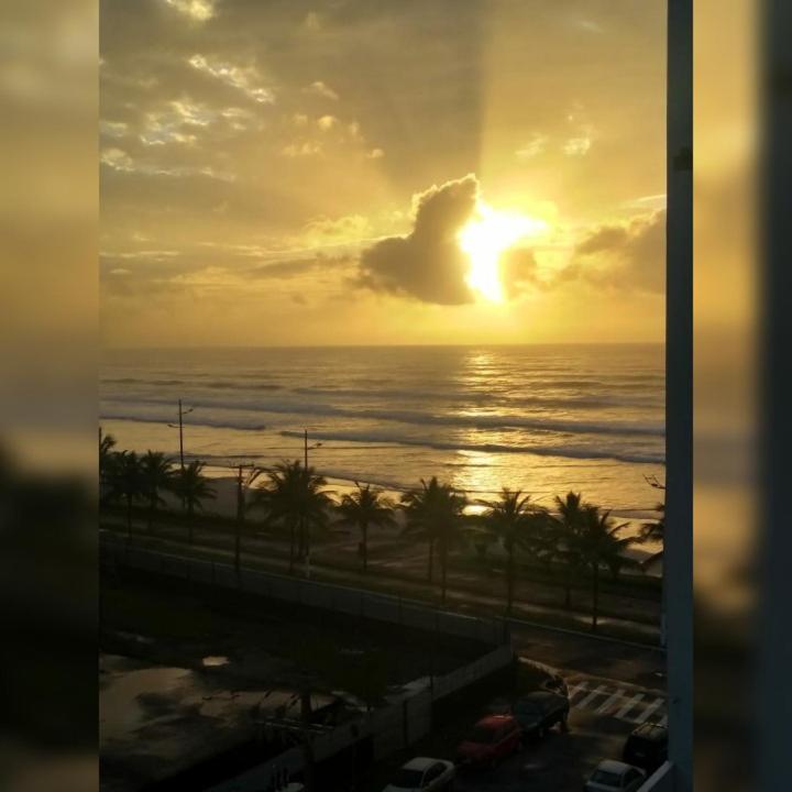 Apartamento para temporada Condomínio Ilha de Noronha Praia Grande SP
