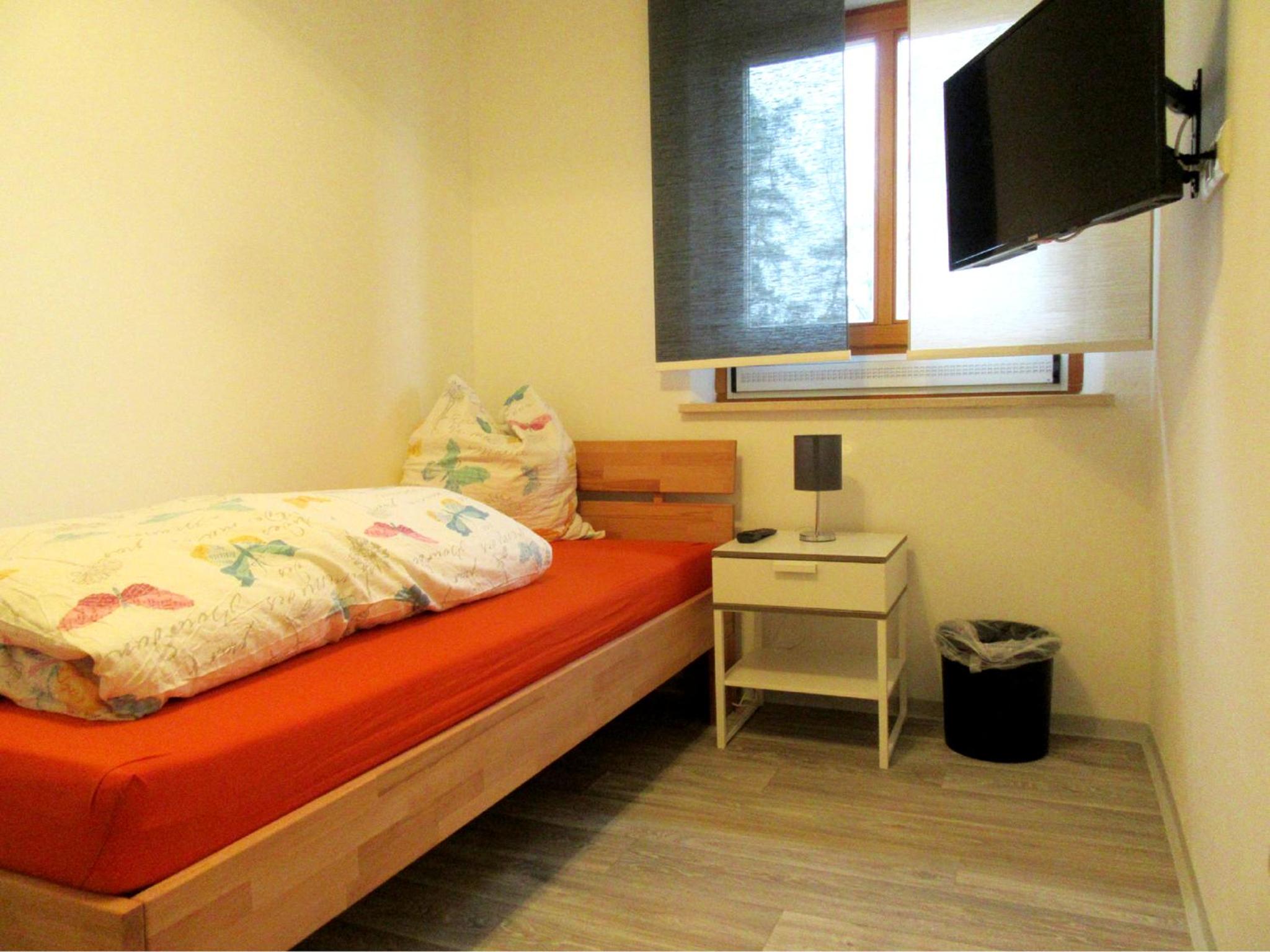 Photo 33
