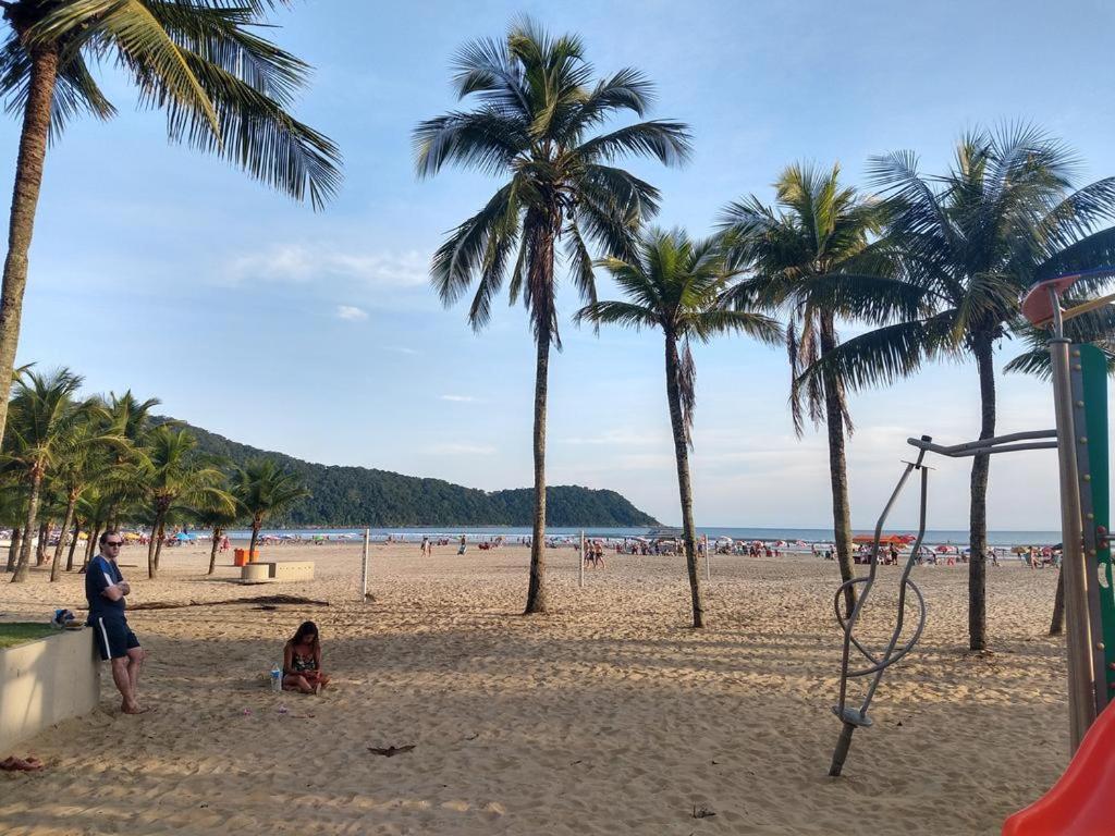 Apto Canto do Forte - Praia Grande - Local Privilegiado - 100 metros da Praia - Internet inclusa view 5