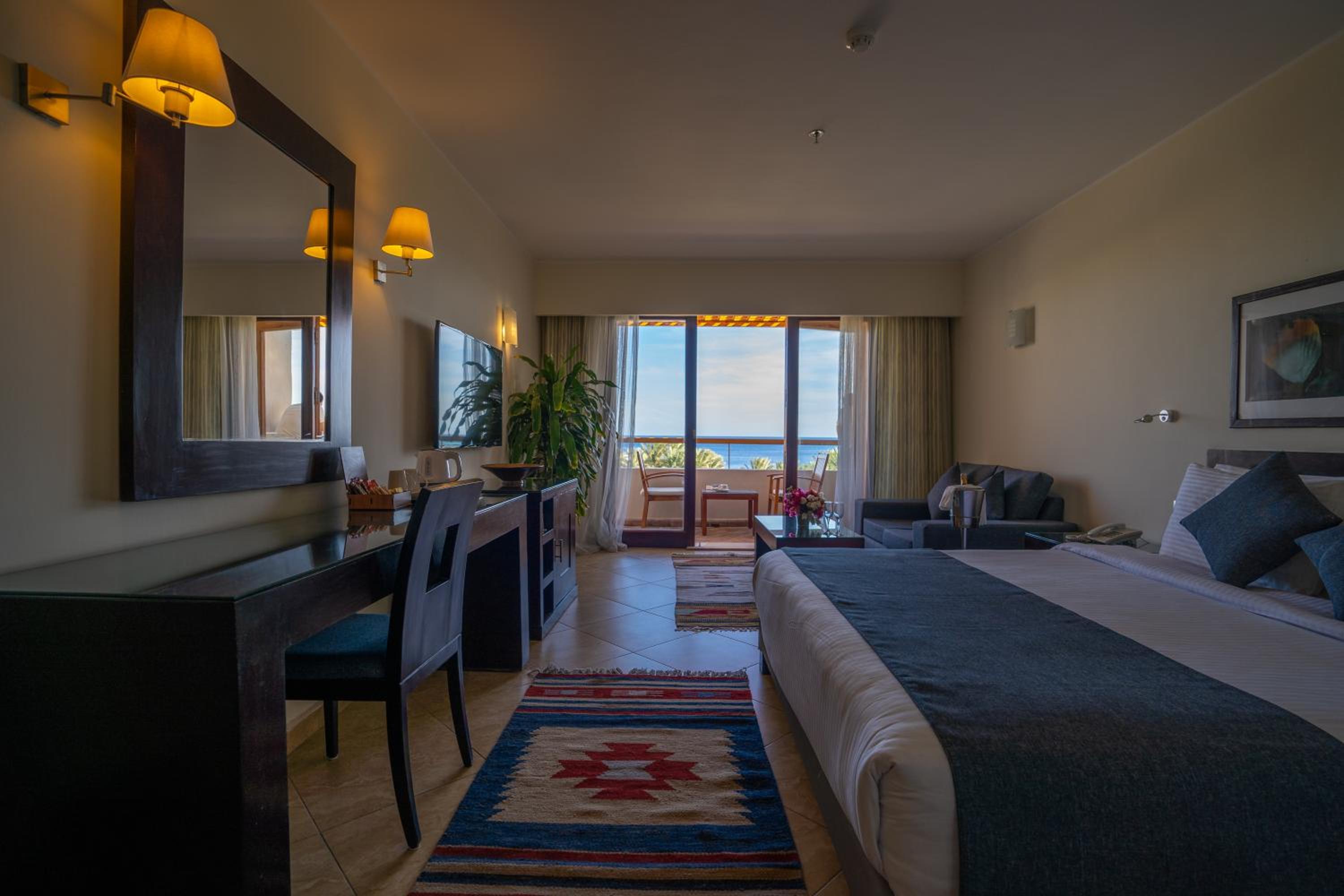 Fort Arabesque Resort, Spa & Villas