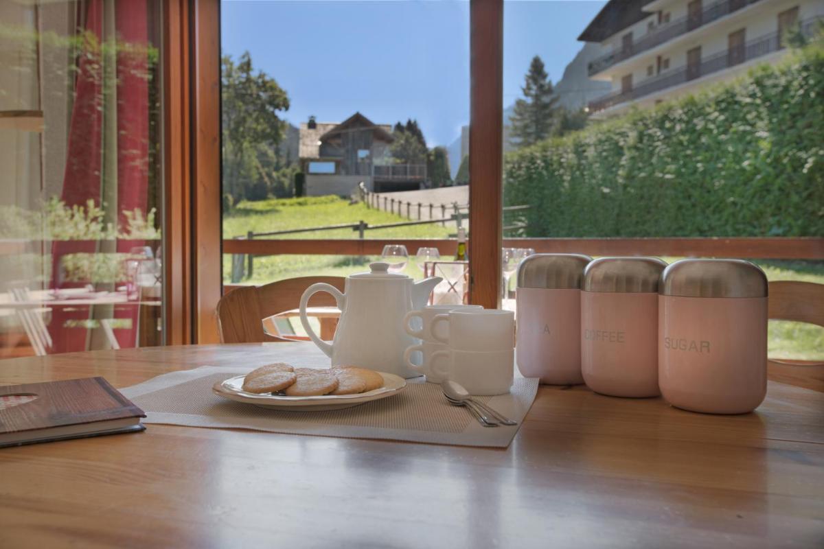 Simply Morzine - Apartment le Sautaillet view 2