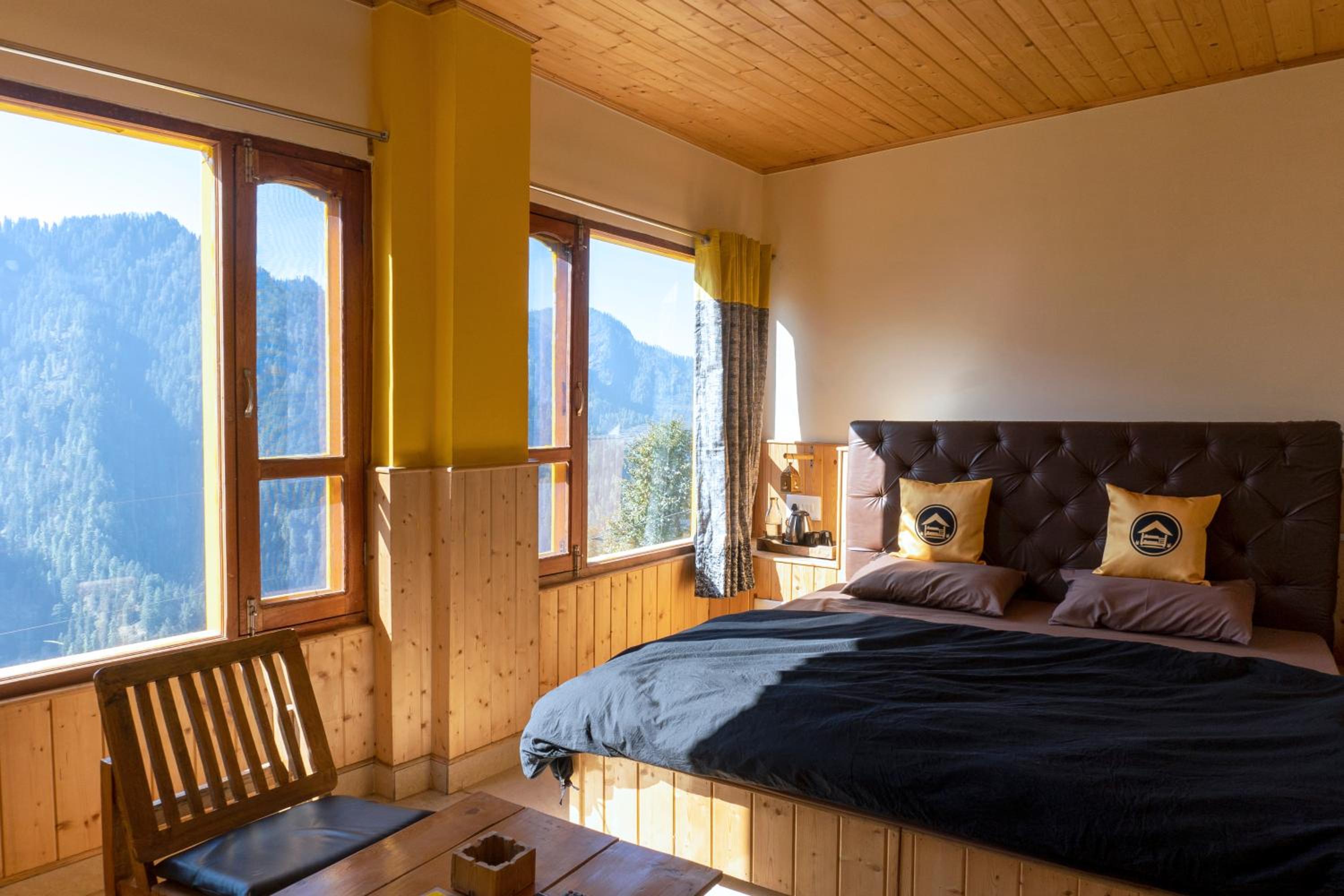 The Hosteller Shoja, Jibhi
