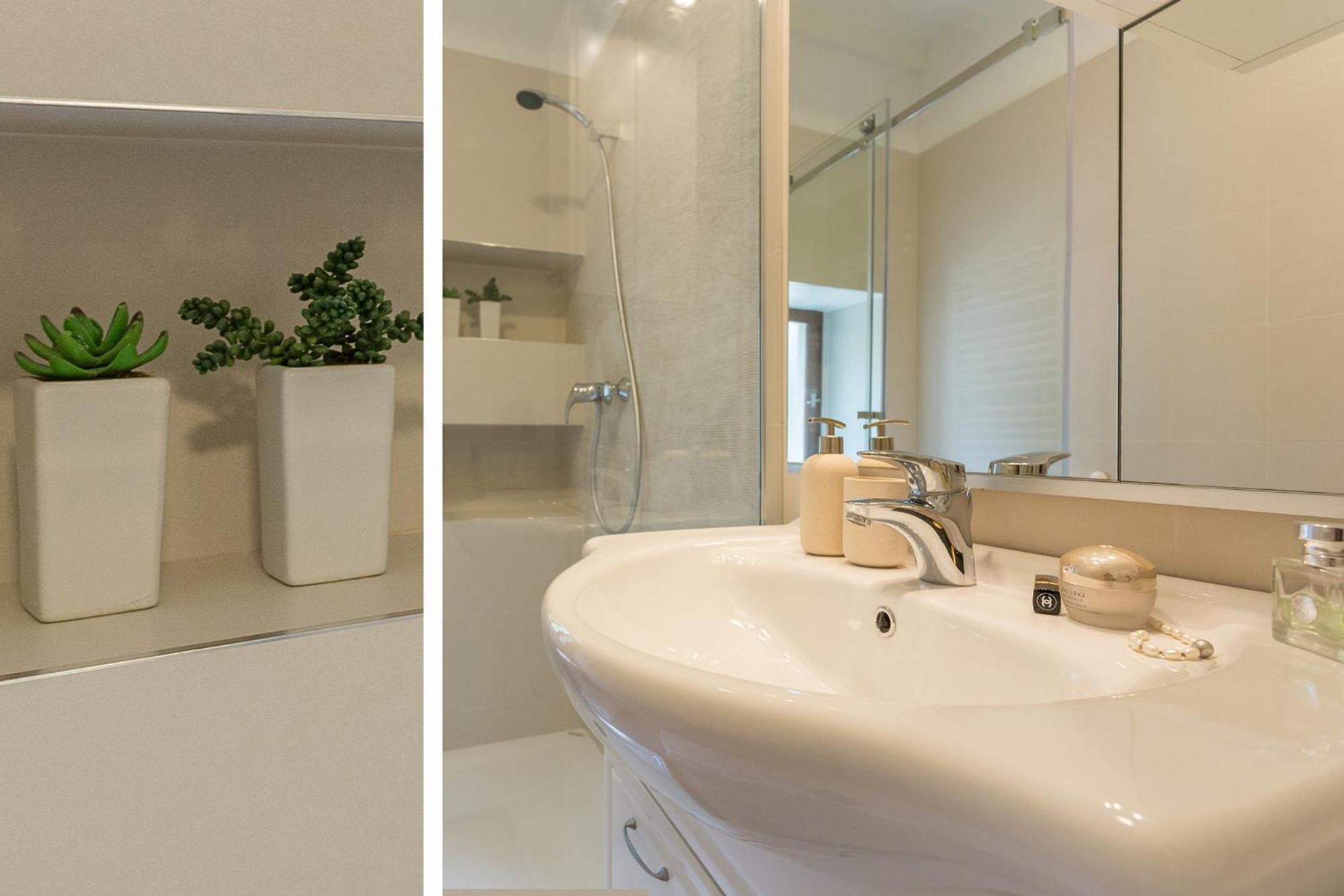 Apartment Gradac with garden next to beach and Old Town