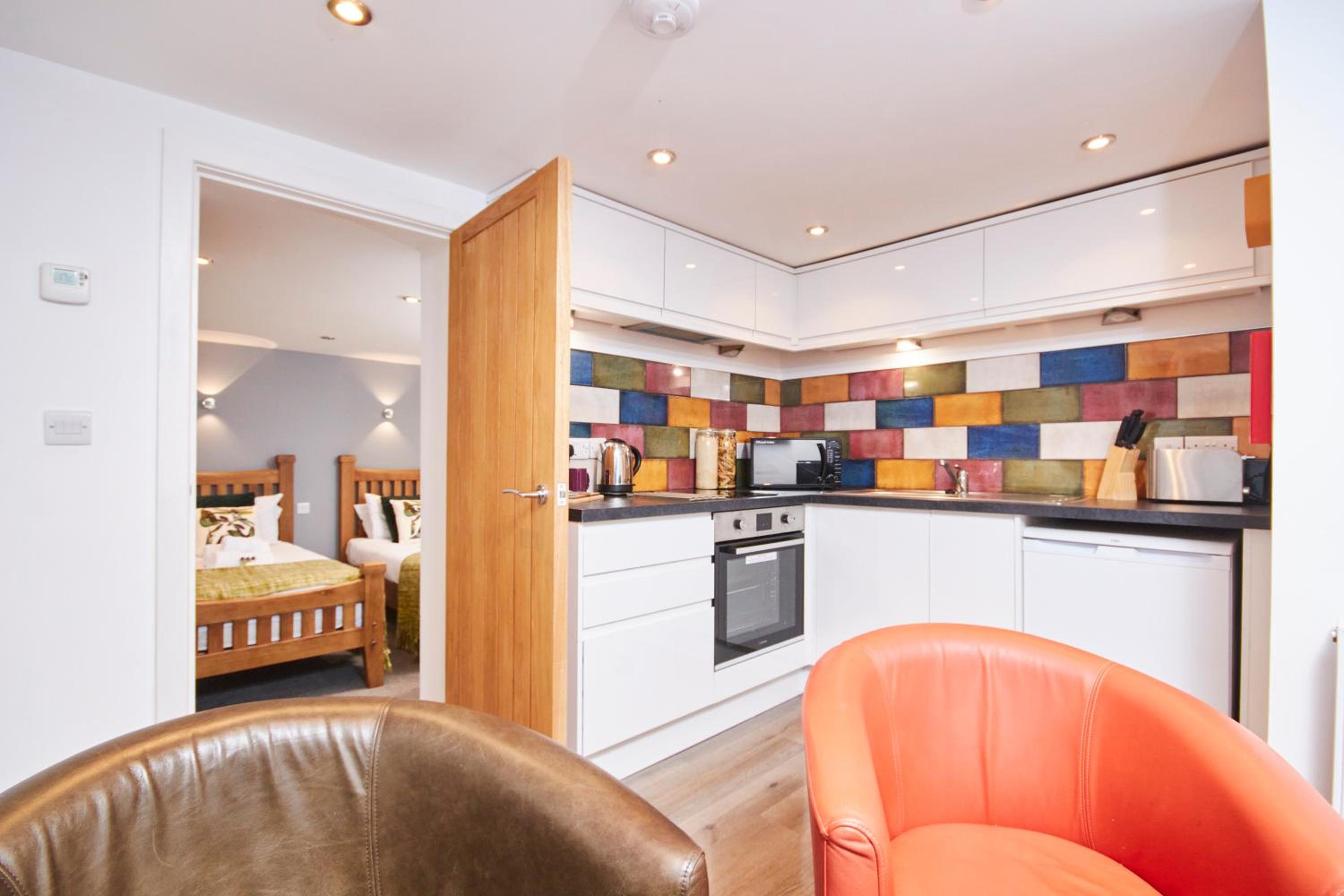 Number 57 - Self Check-In, Self-Catering Apartment for East Midlands Airport view 4