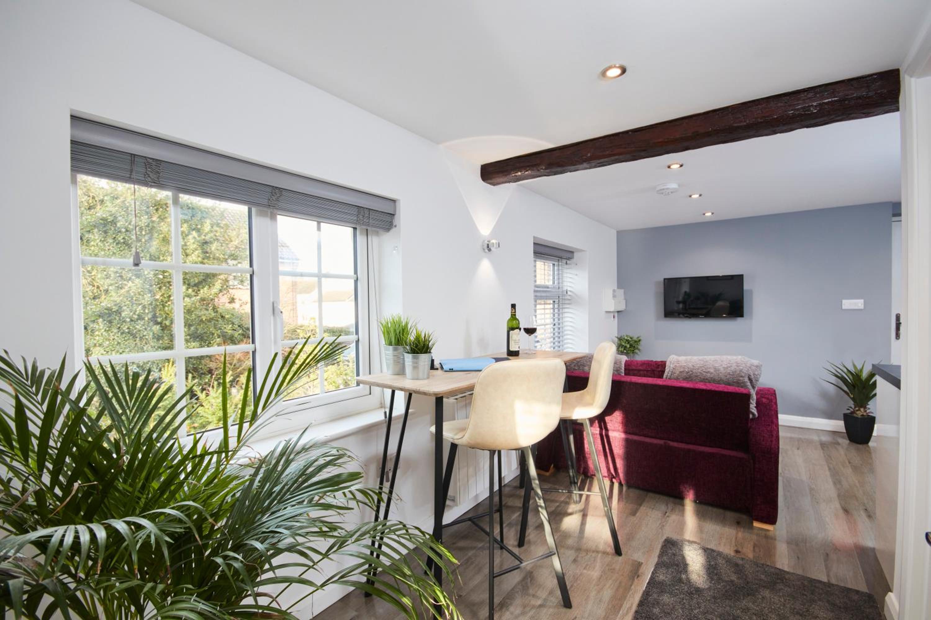 Gateway Mews - Self Check-In, Self-Catering Apartments Near EMA view 4