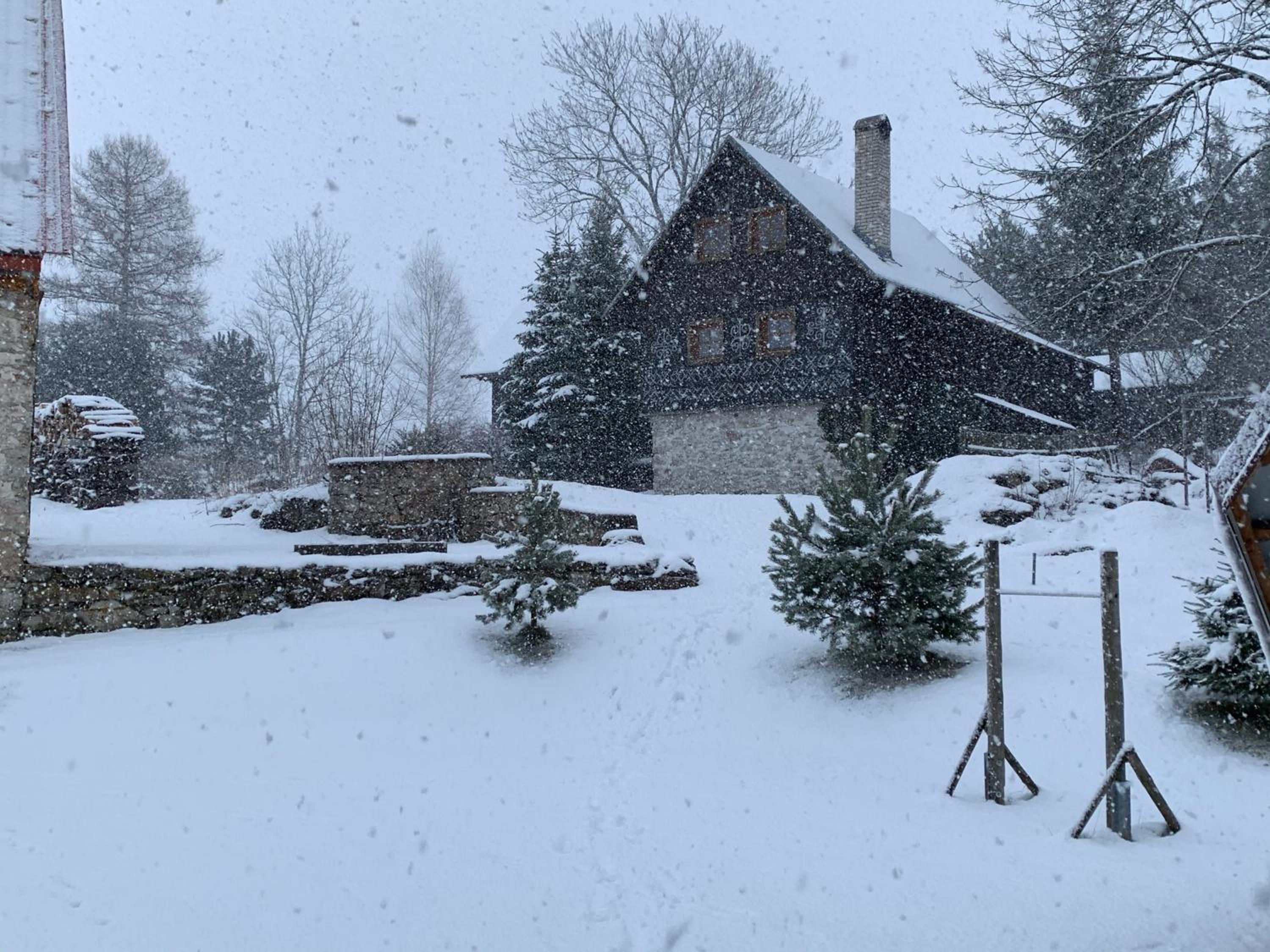 Chalupa Nad Lipou - Čičmany, turistika, sauna, krb view 4