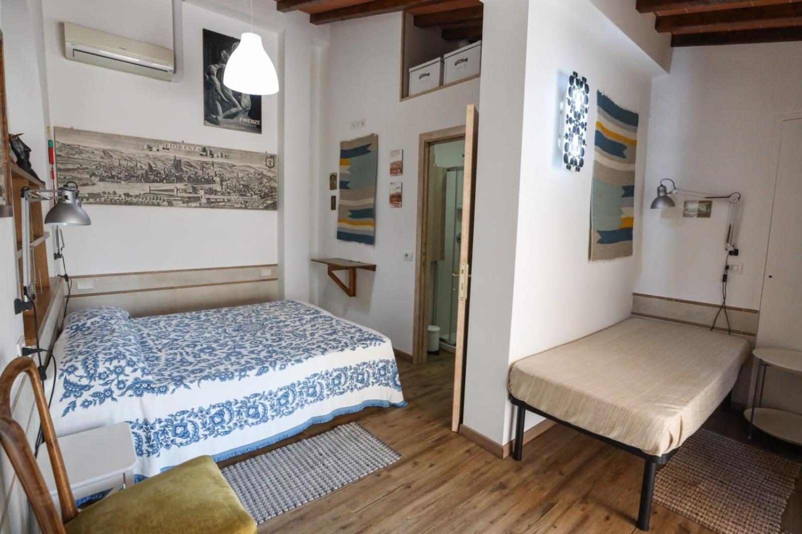 B&B 