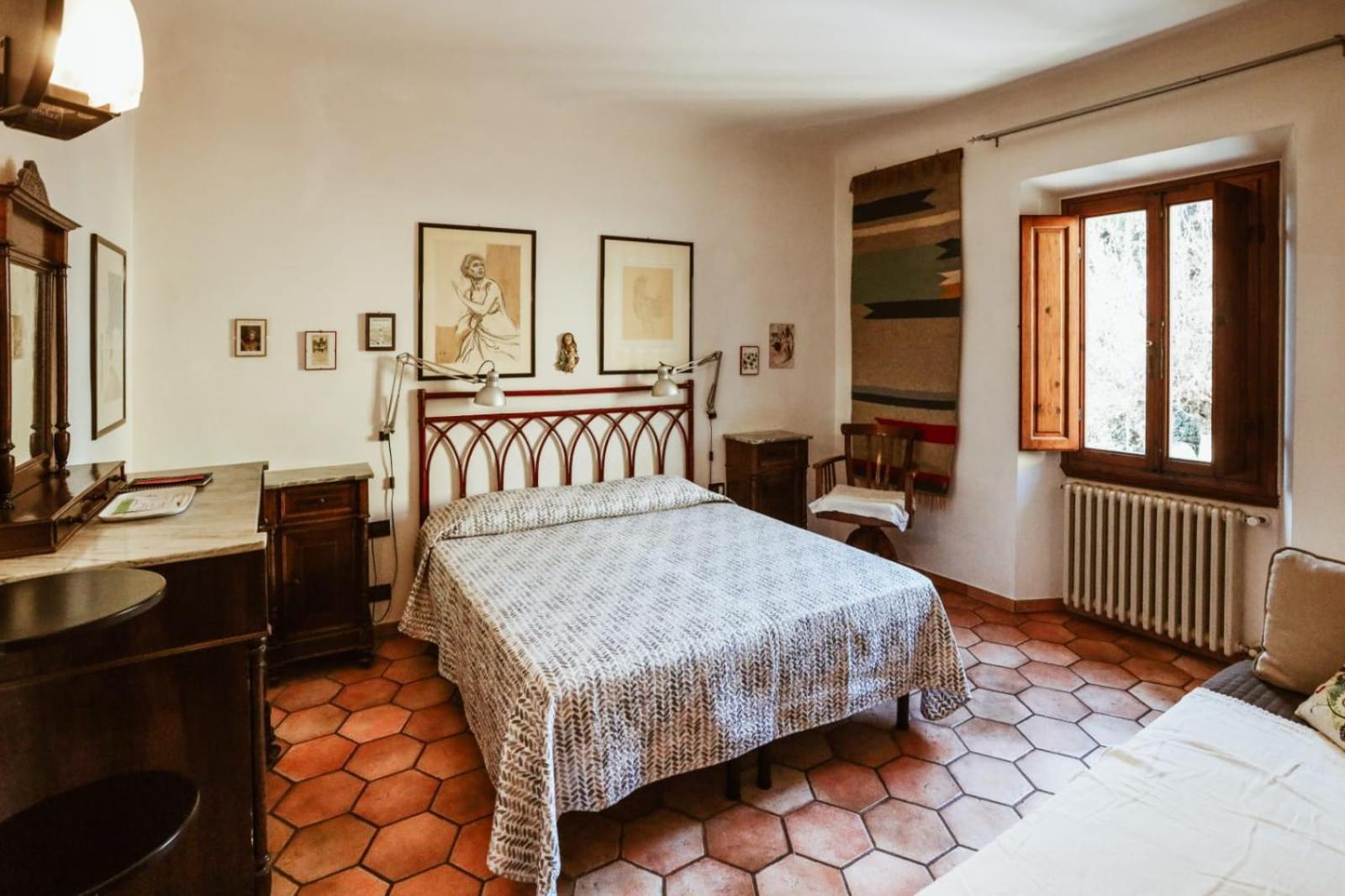 B&B 