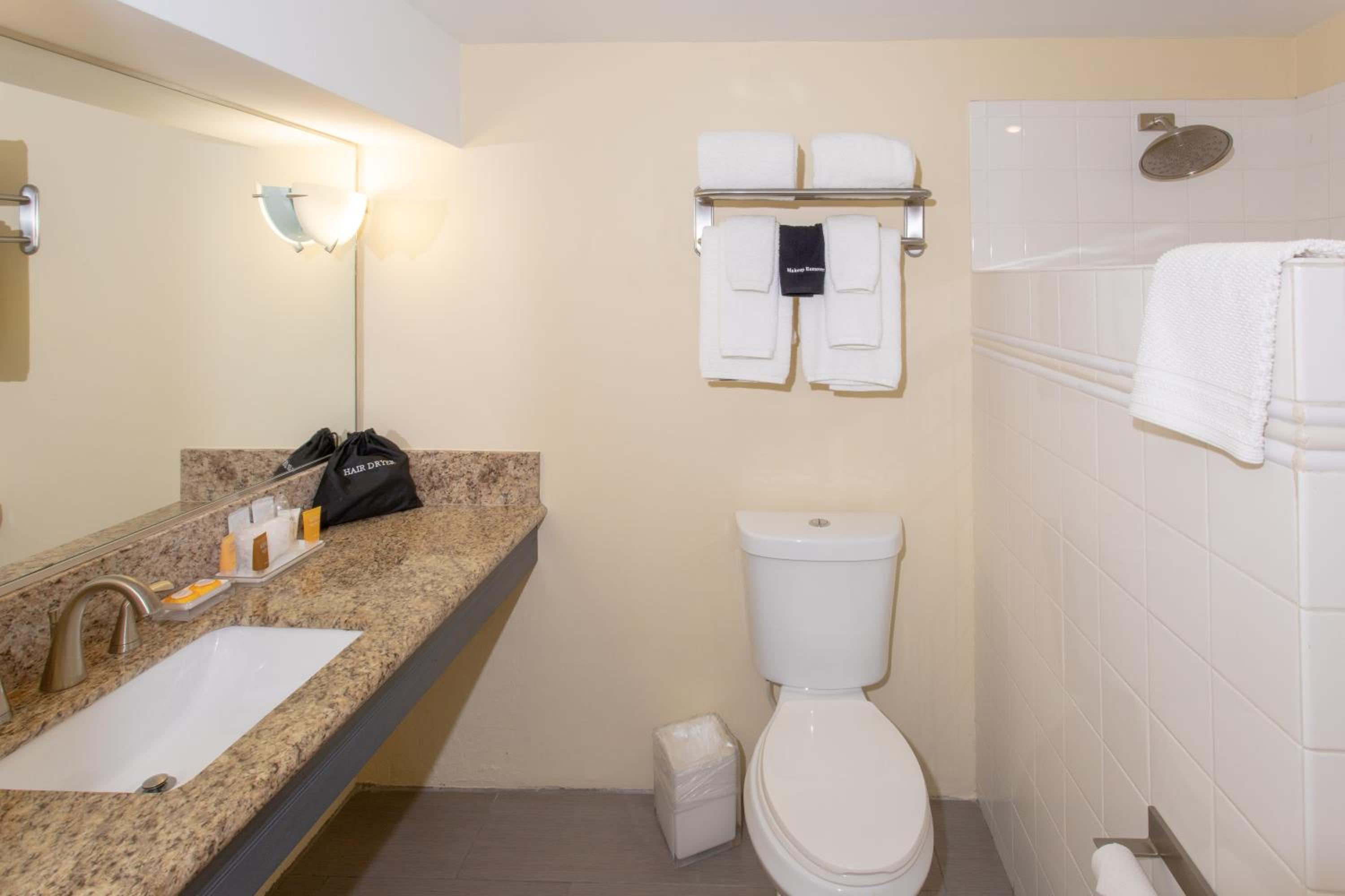 Caravelle Hotel - Property Image 9