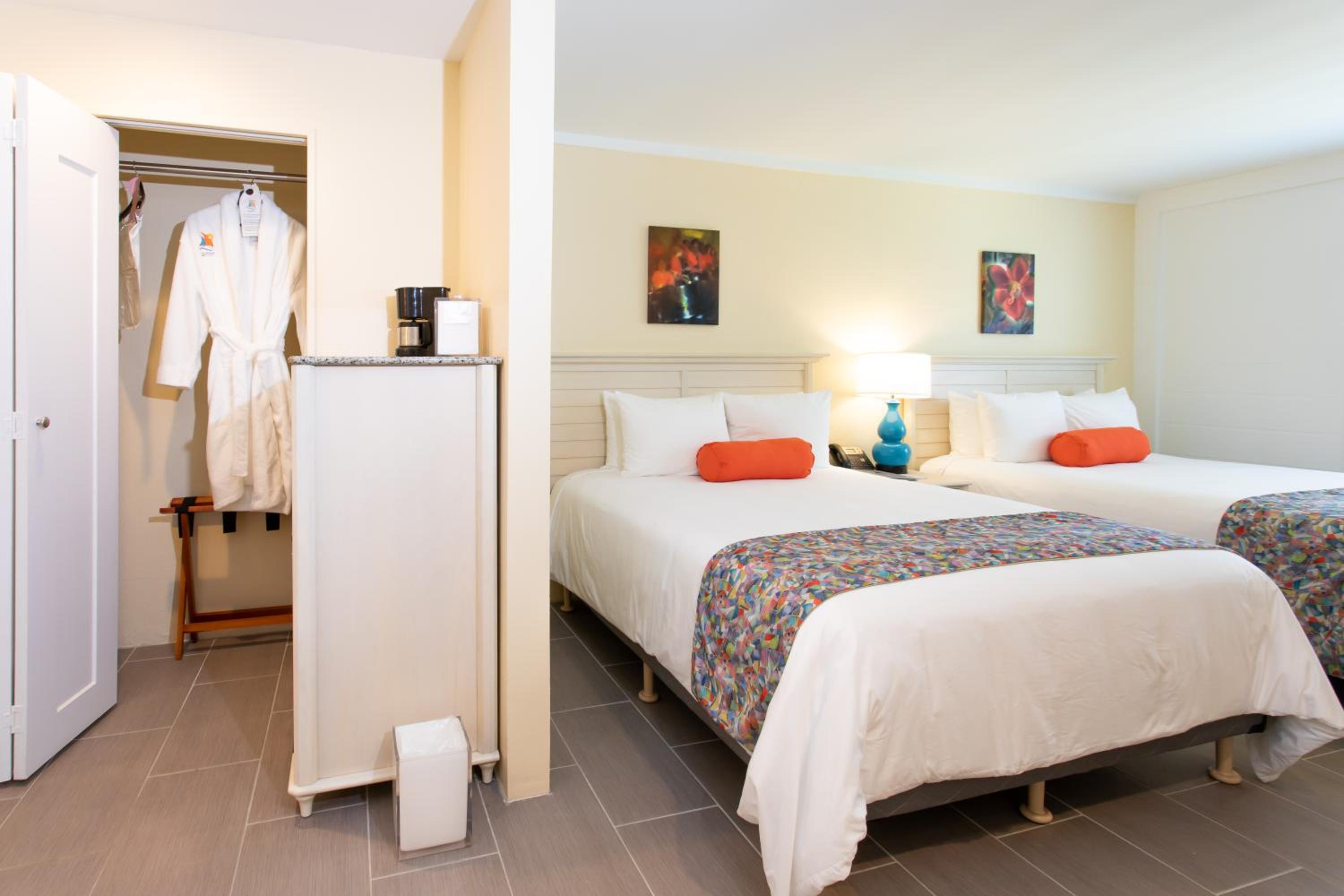 Caravelle Hotel - Property Image 4