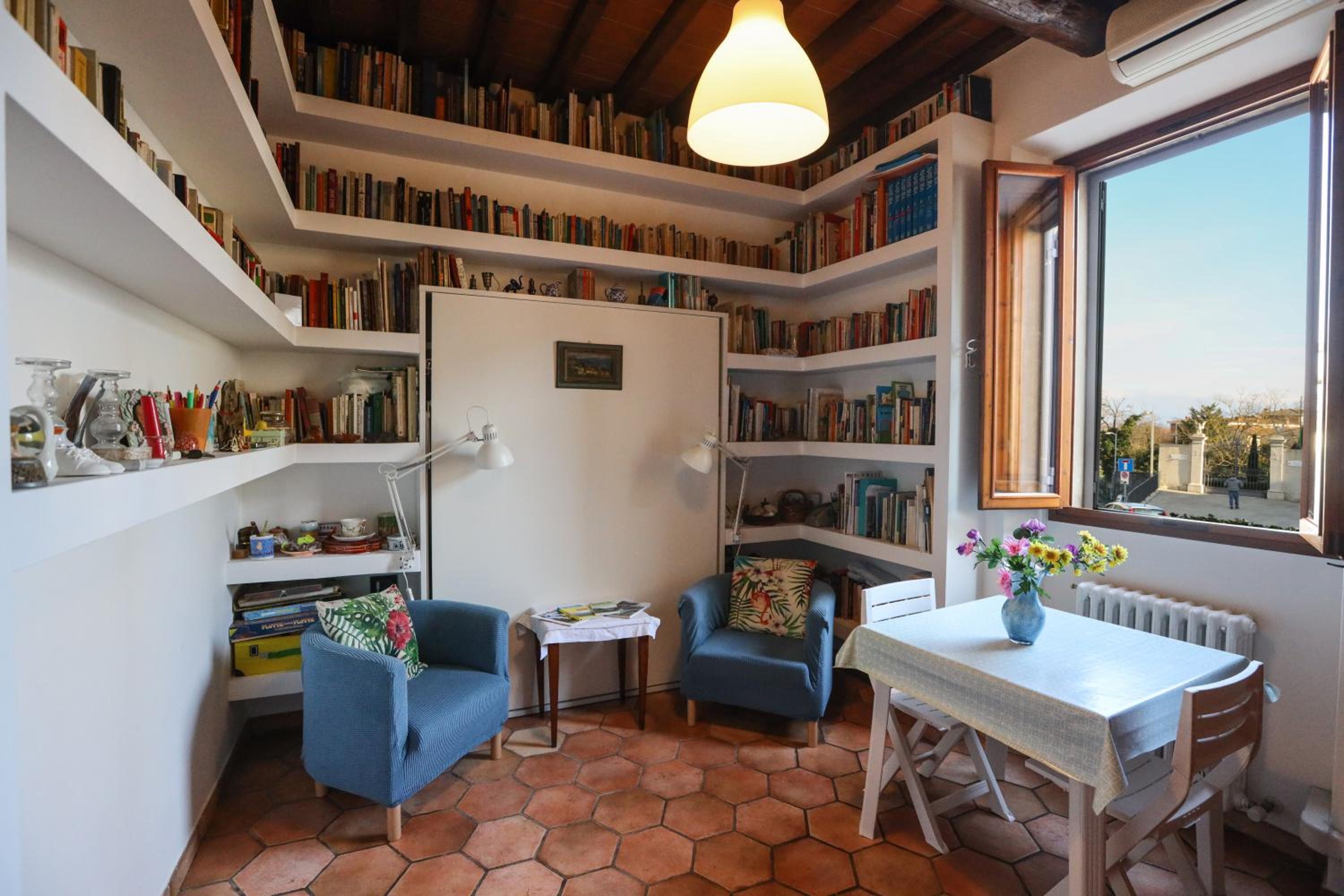 B&B 
