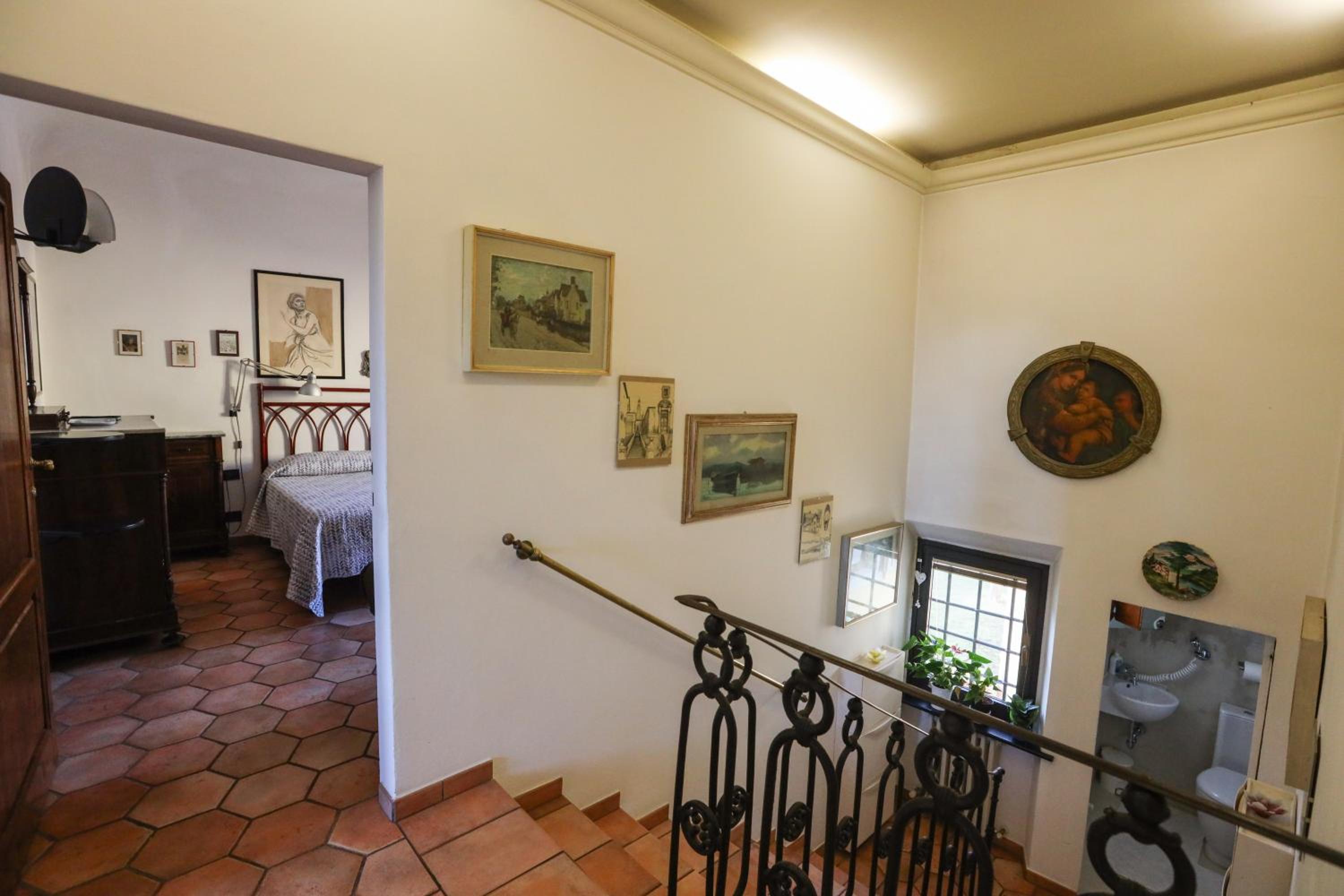 B&B 