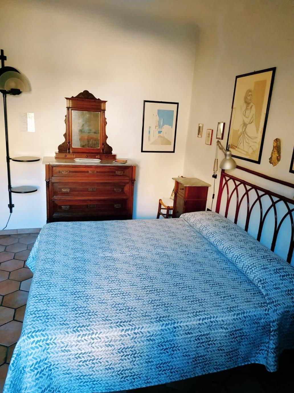 B&B 