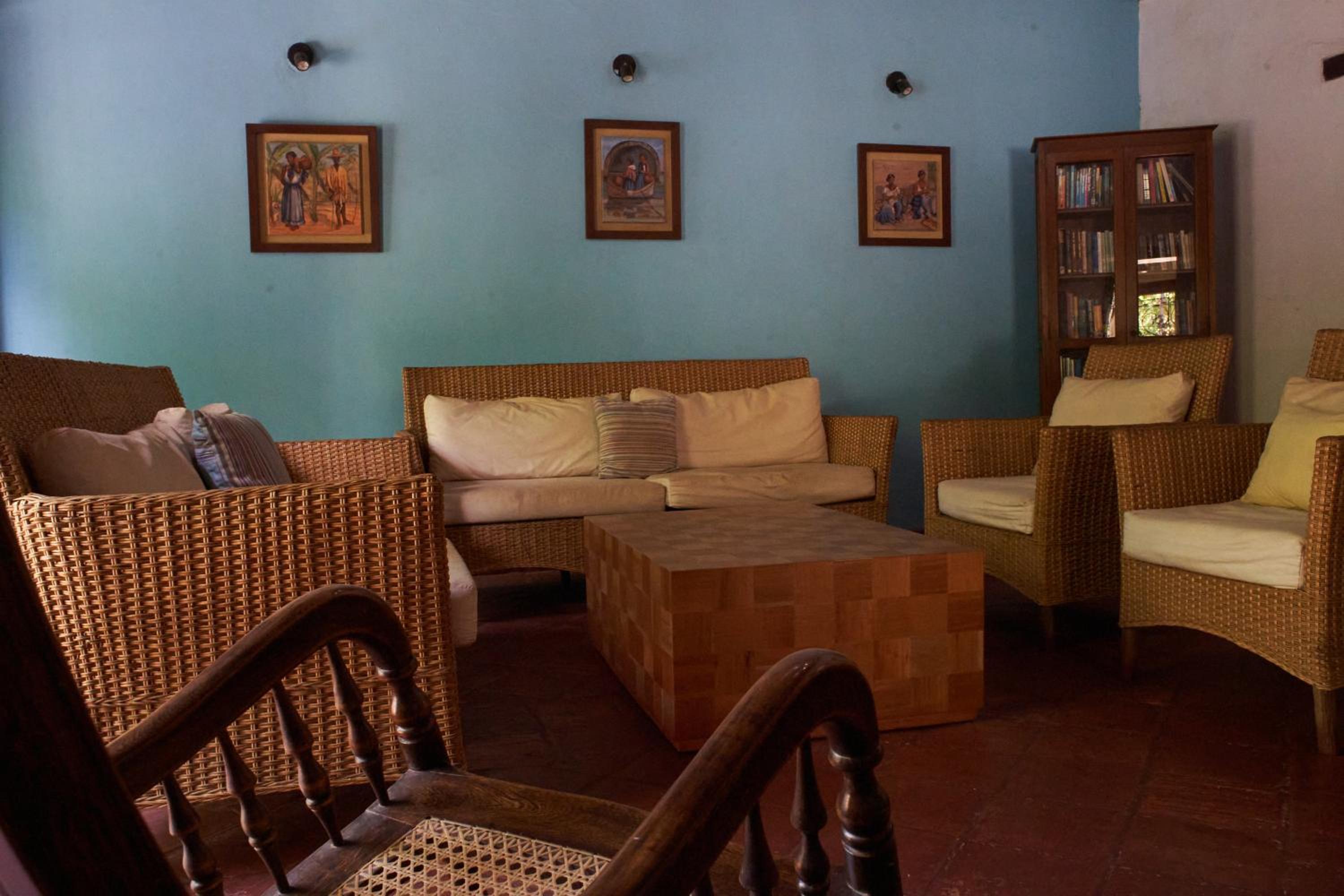 La Casa Amarilla