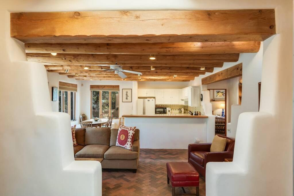Foothills Retreat- Patios, Rooftop Deck, Quiet, 2BR view 3