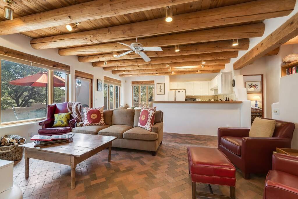 Foothills Retreat- Patios, Rooftop Deck, Quiet, 2BR view 4