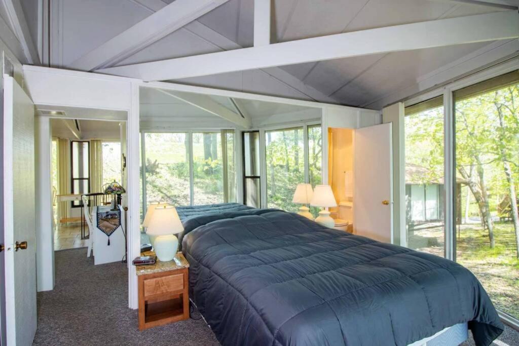 Unit 8 - Treetop 2 Bedroom Villa view 4