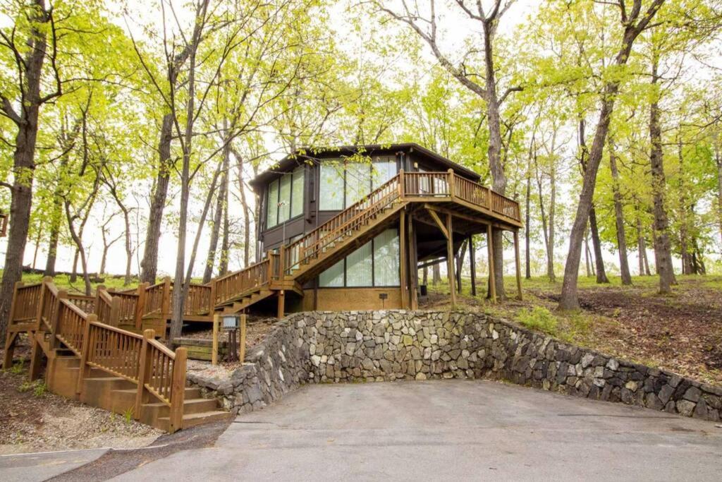 Unit 9 - Treetop 2 Bedroom Villa view 2