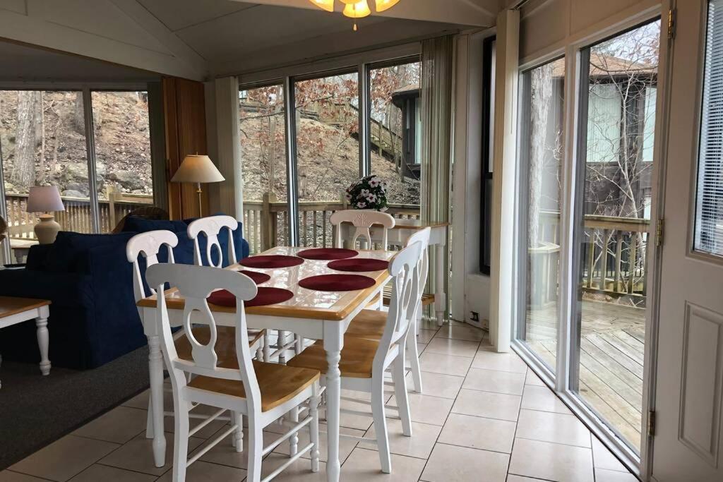 Unit 10 - Treetop 2 Bedroom Villa view 5