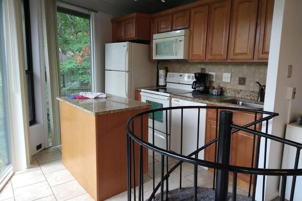 Unit 12 - Treetop 2 Bedroom Villa